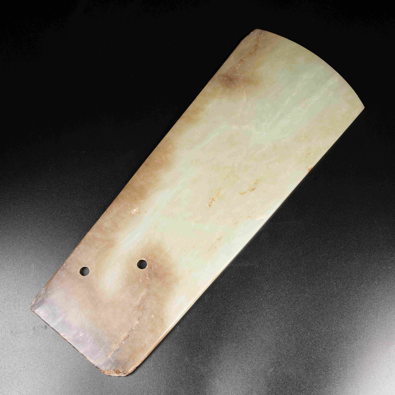 A ANCIENT JADE SPADE - 10