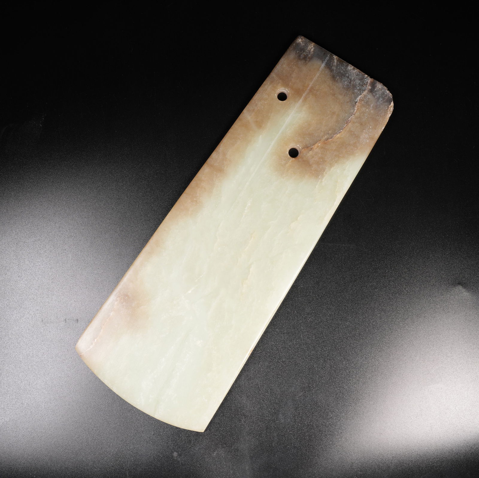 A ANCIENT JADE SPADE: Ancient jade spade