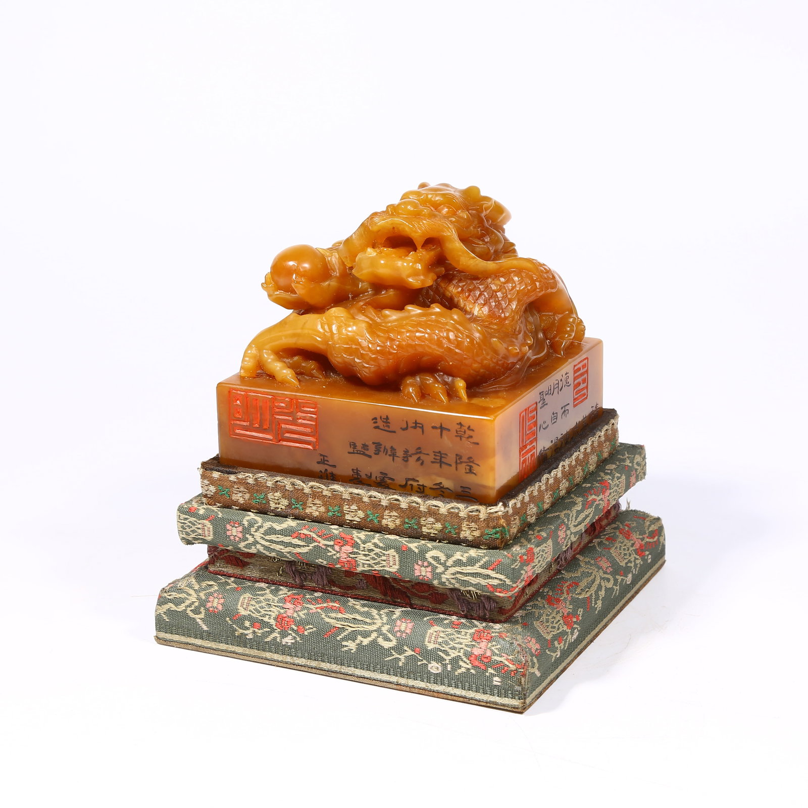 A SHOUSHAN TIANHUANG STONE SEAL WITH DRAGON KNOB: Shoushan Tianhuang stone seal with dragon knob