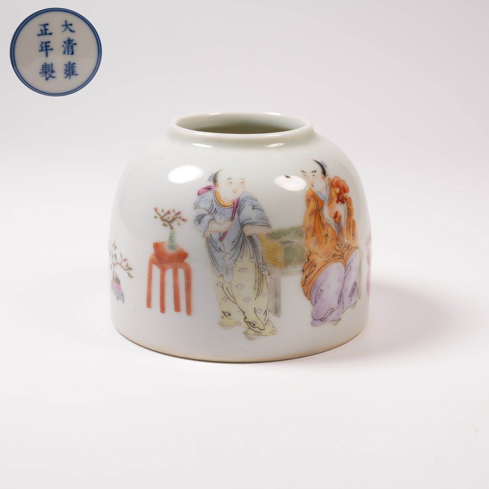 A FAMILLE ROSE HORSE-HOOF-SHAPED ZUN WITH FIGURE STORY MOTIF: Famille rose horse-hoof-shaped zun with figure story motif