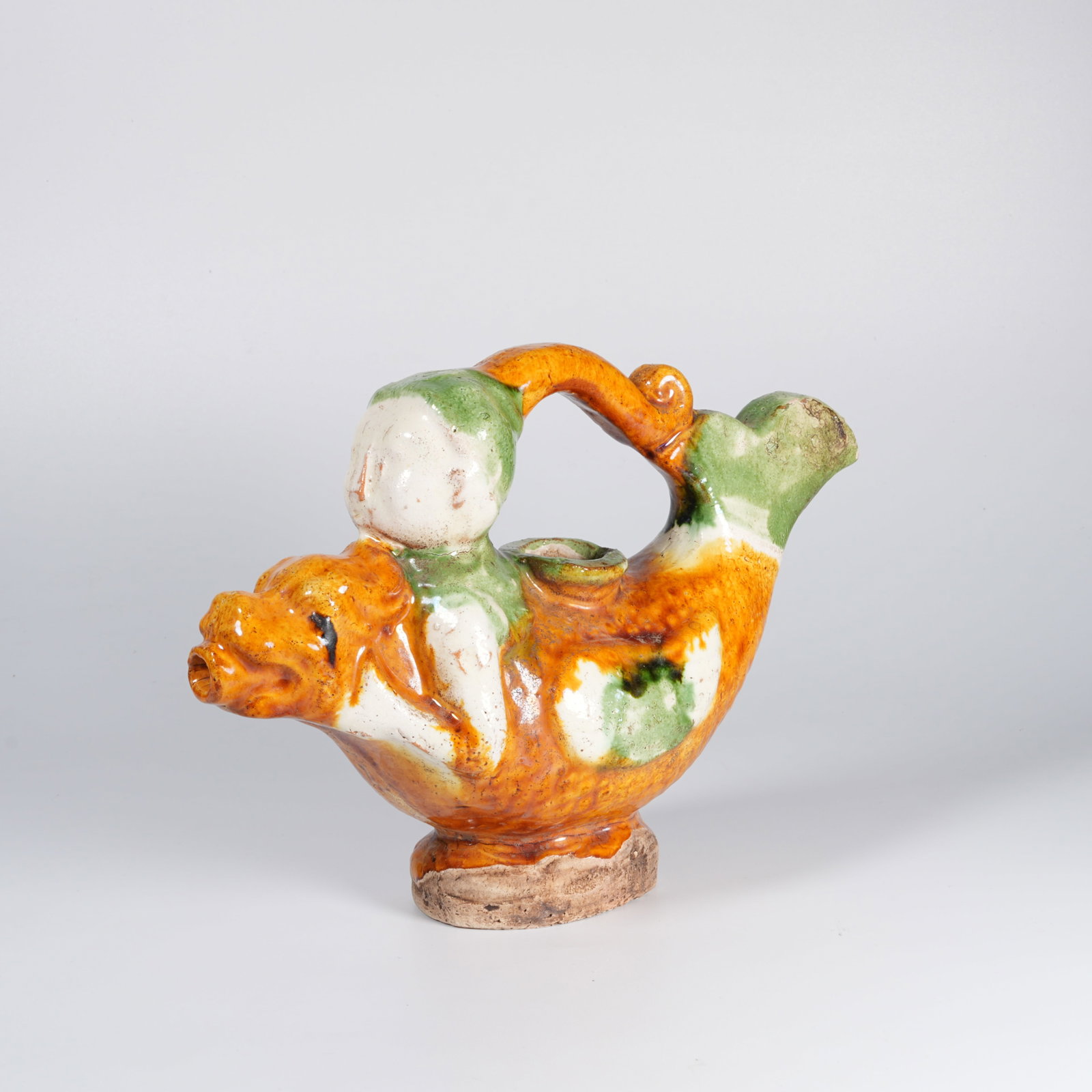 A SANCAI GLAZED EWER: Sancai glazed ewer