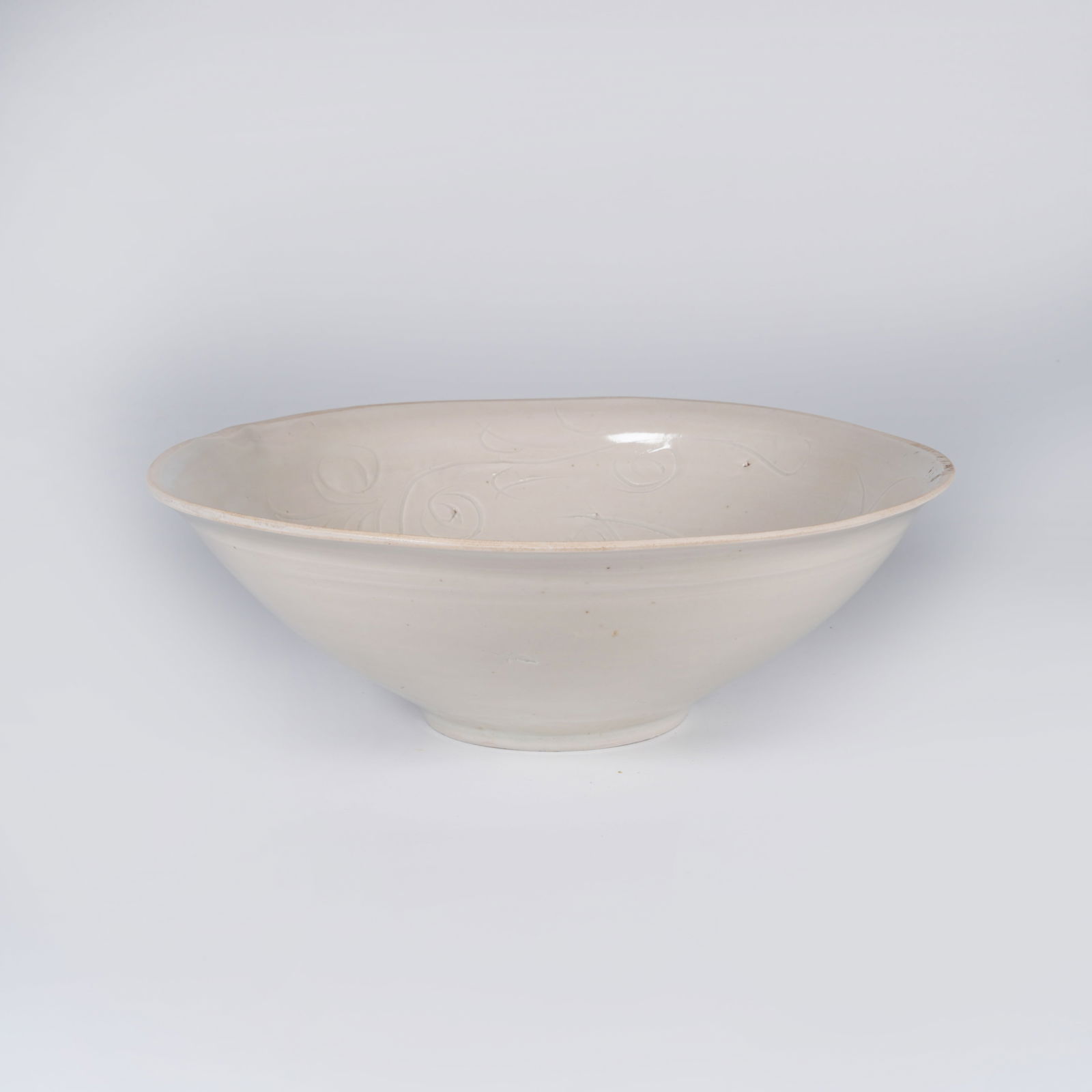 A RU WARE BOWL WITH CARVED FLORAL DESIGN (1 of 7)