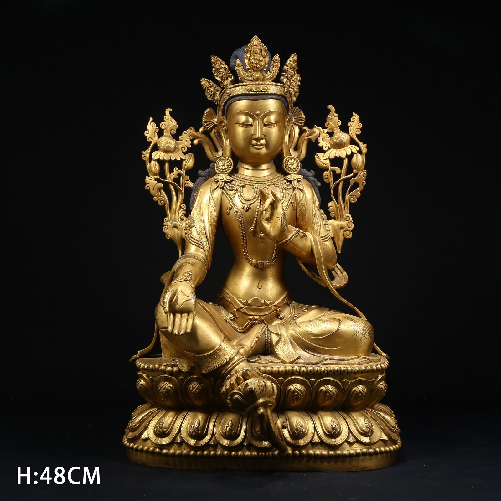 A GILT BRONZE GREEN TARA STATUE (1 of 8)