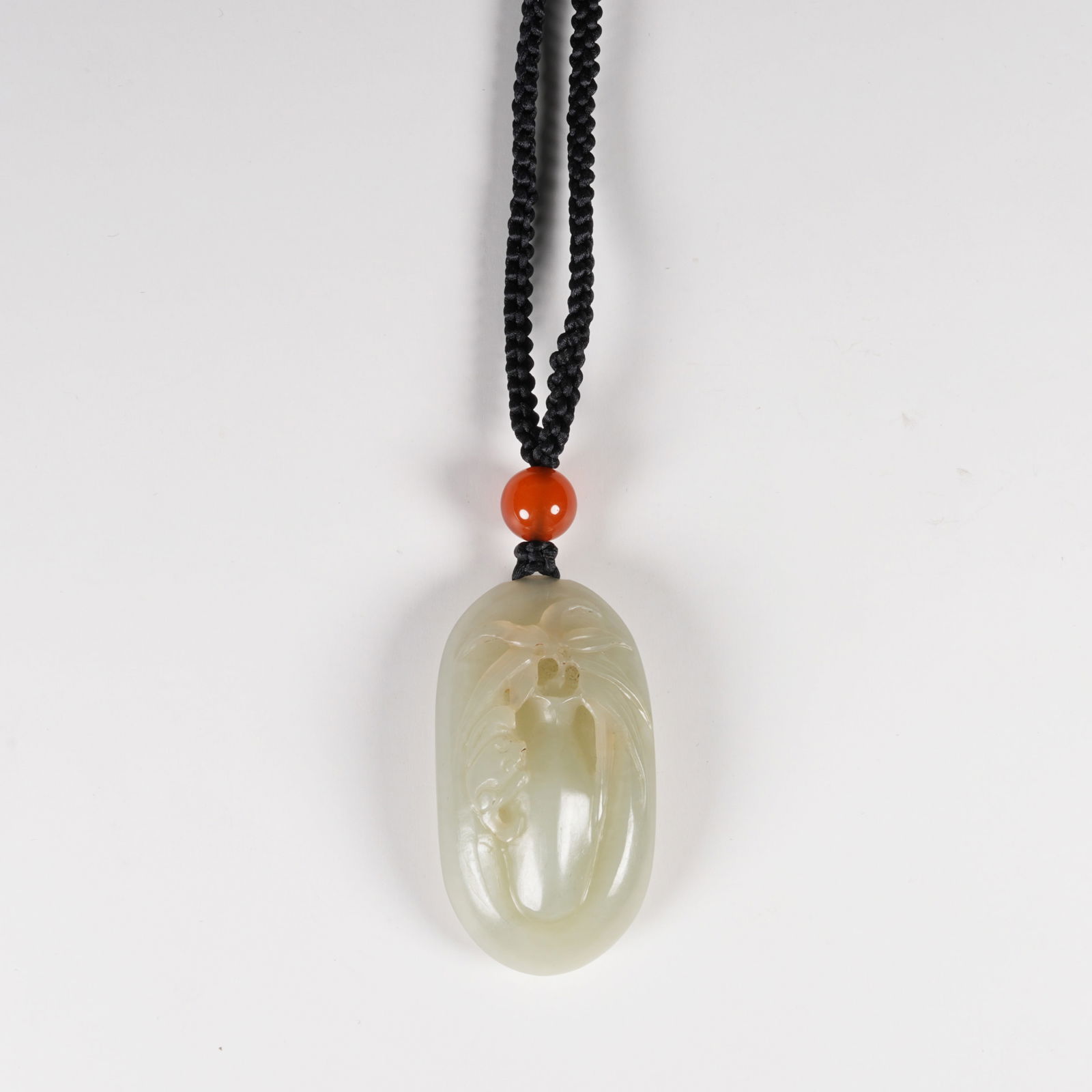 A HETIAN JADE PENDANT (1 of 8)