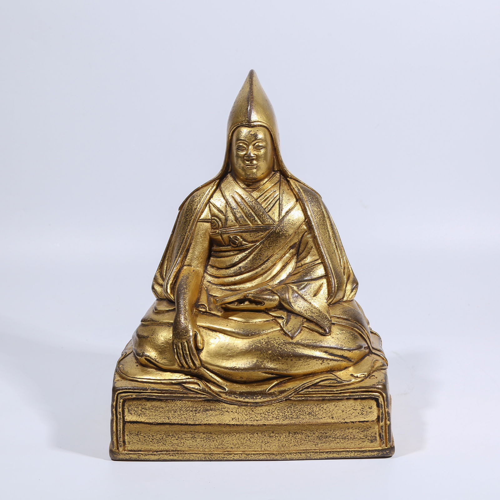 A GILT BRONZE GURU STATUE: Gilt Bronze Guru Statue