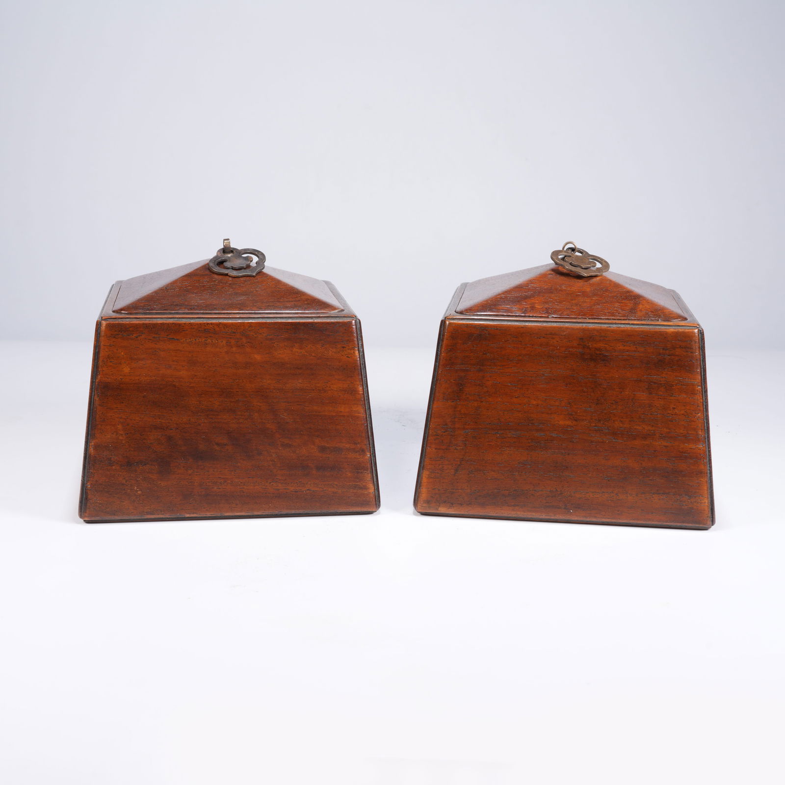 A BURLWOOD SQUARE GO SET CONTAINER (SET): Burlwood Square Go Set Container (Set)