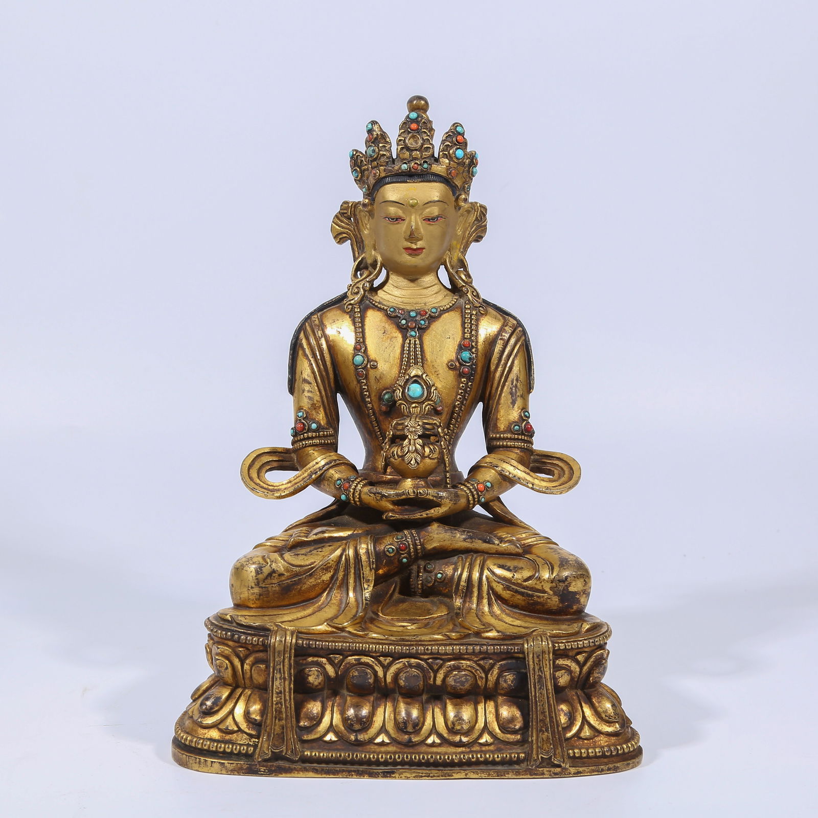 A GILT BRONZE AMITAYUS BUDDHA STATUE (1 of 7)