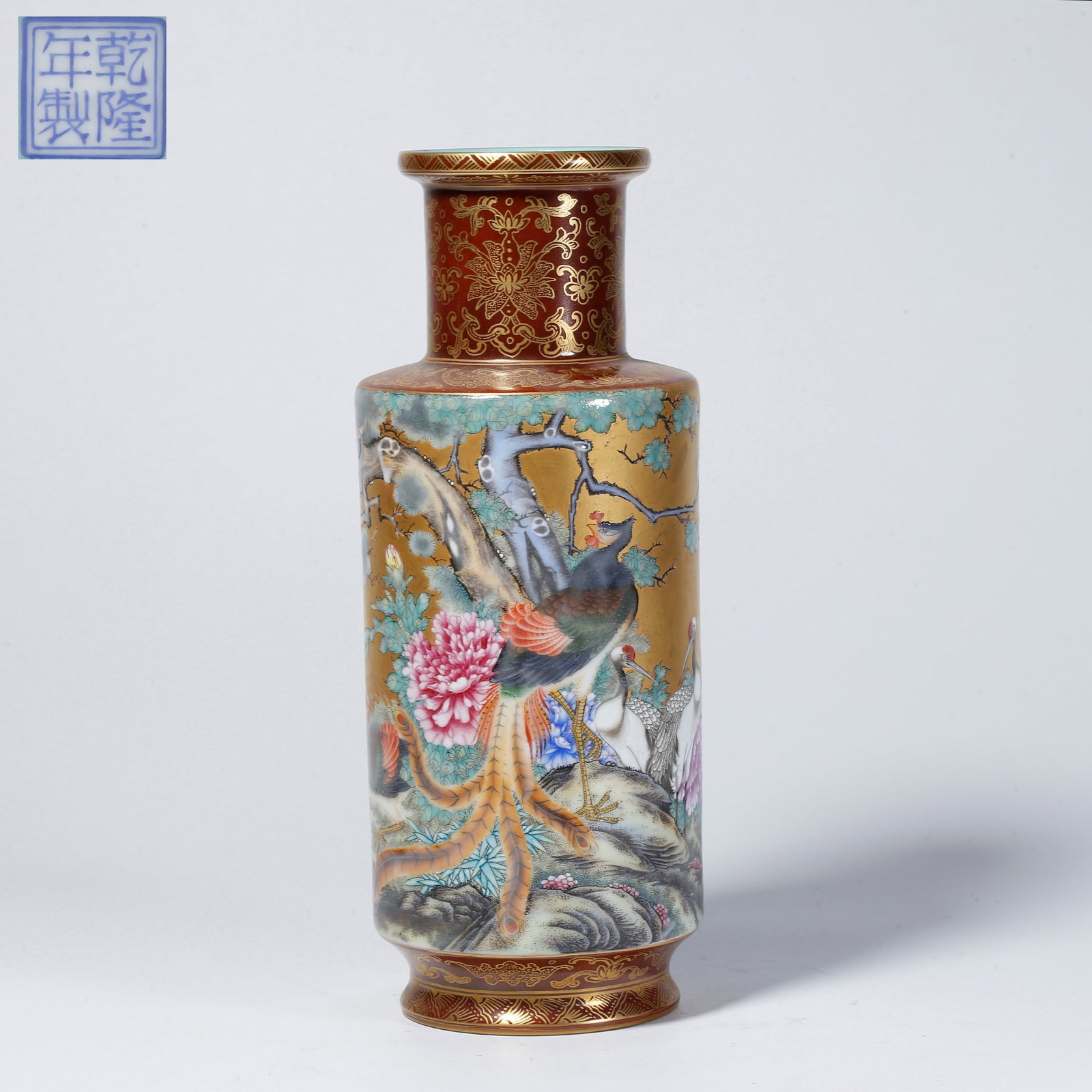 A FAMILLE-ROSE CLUB-SHAPED VASE WITH CRANE MOTIF: Famille-rose club-shaped vase with crane motif