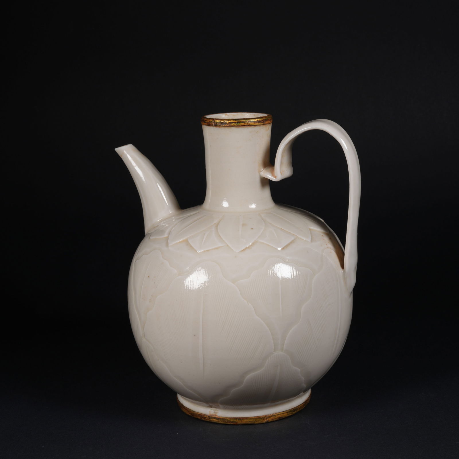 A DING WARE EWER - 7