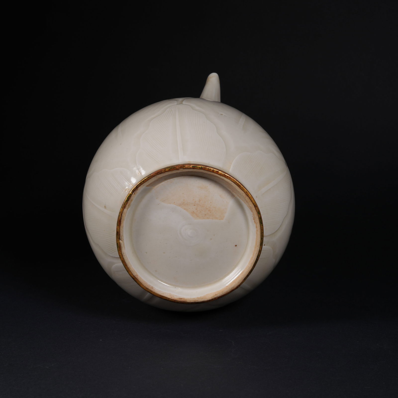 A DING WARE EWER - 9