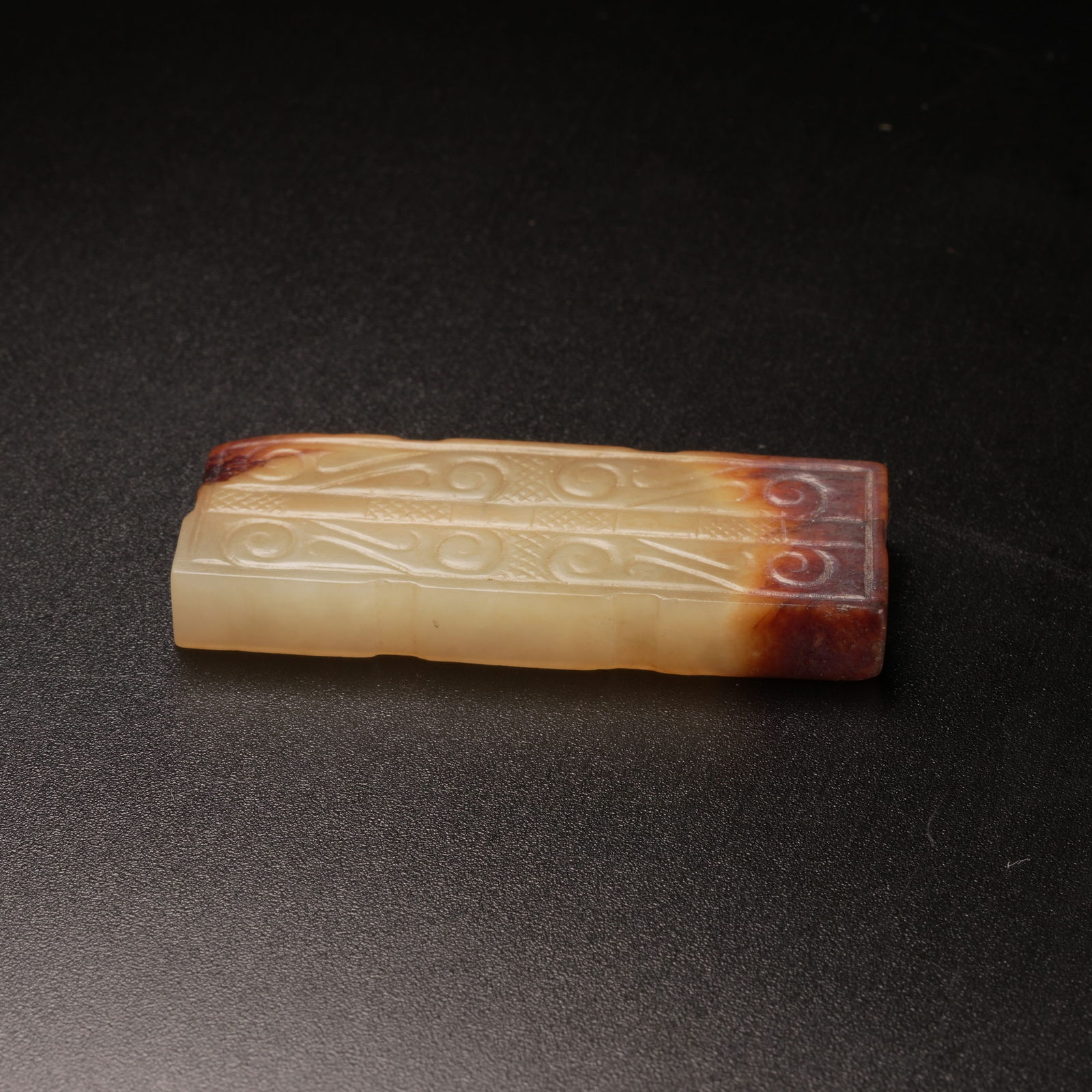 A ANCIENT JADE TOGGLE - 3