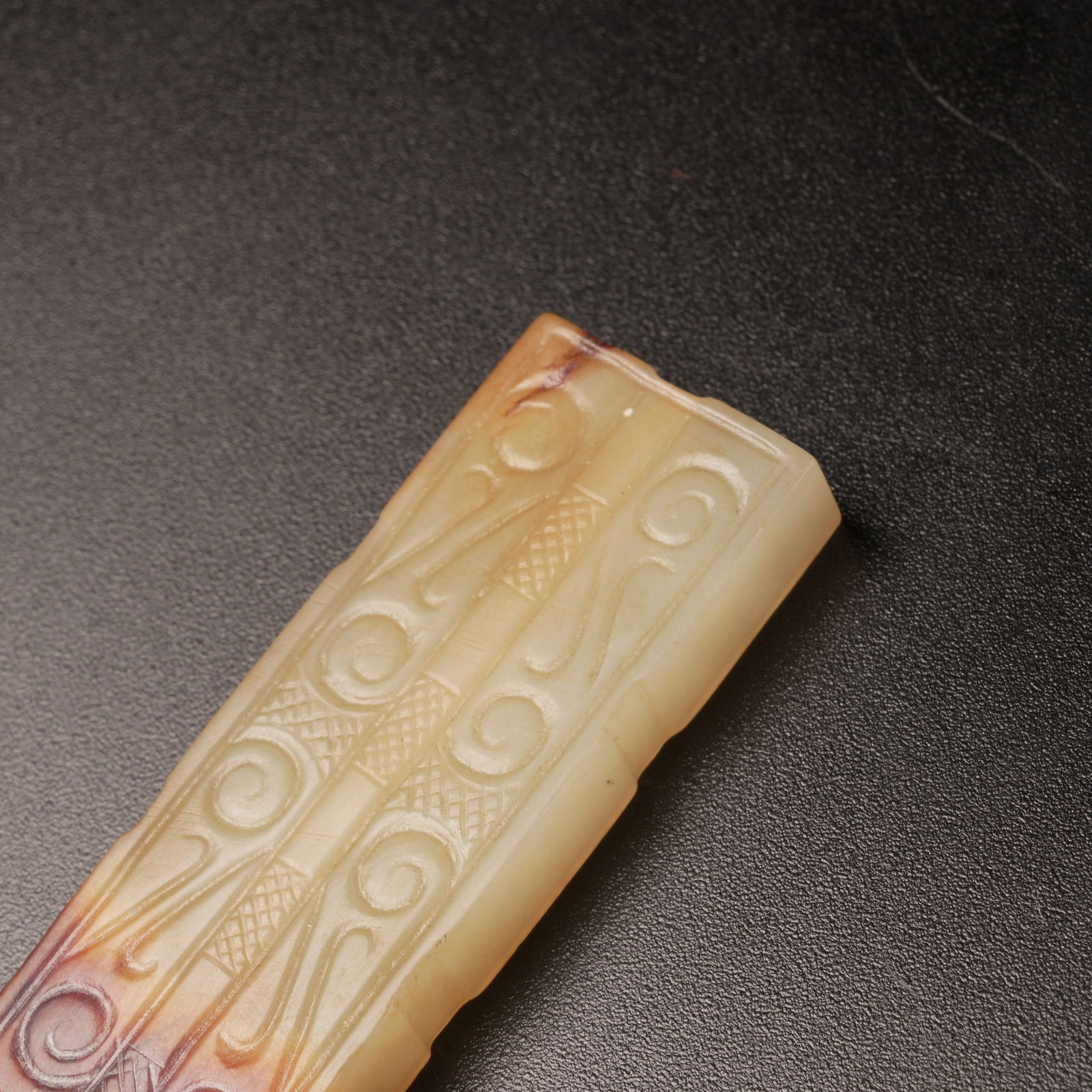 A ANCIENT JADE TOGGLE - 8