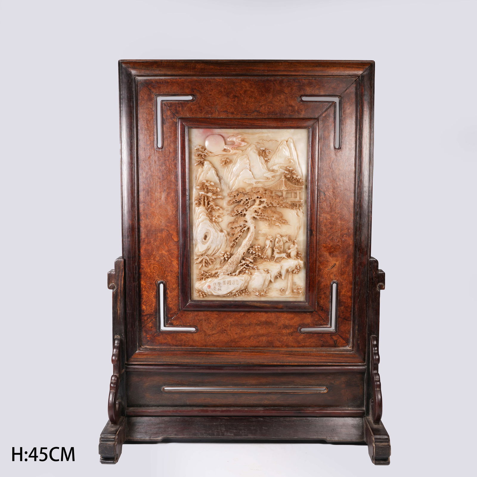 A HUANGHUALI WOOD SCREEN INLAID WITH SHOUSHAN STONE DEPICTING ELEGANT GATHERING UNDER PINE: Huanghuali wood screen inlaid with Shoushan stone depicting elegant gathering under pine