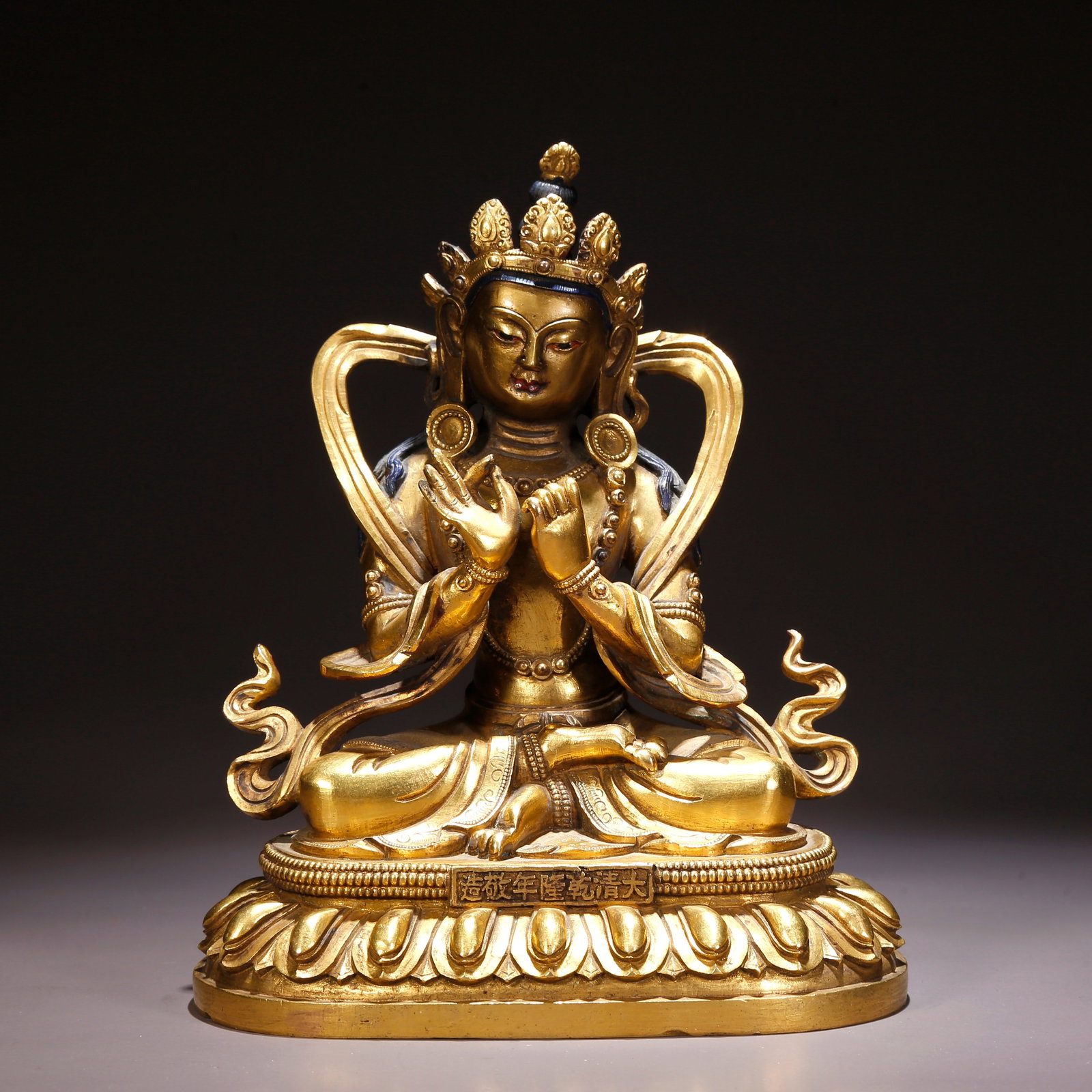 A GILT-BRONZE BUDDHA FIGURE (1 of 8)
