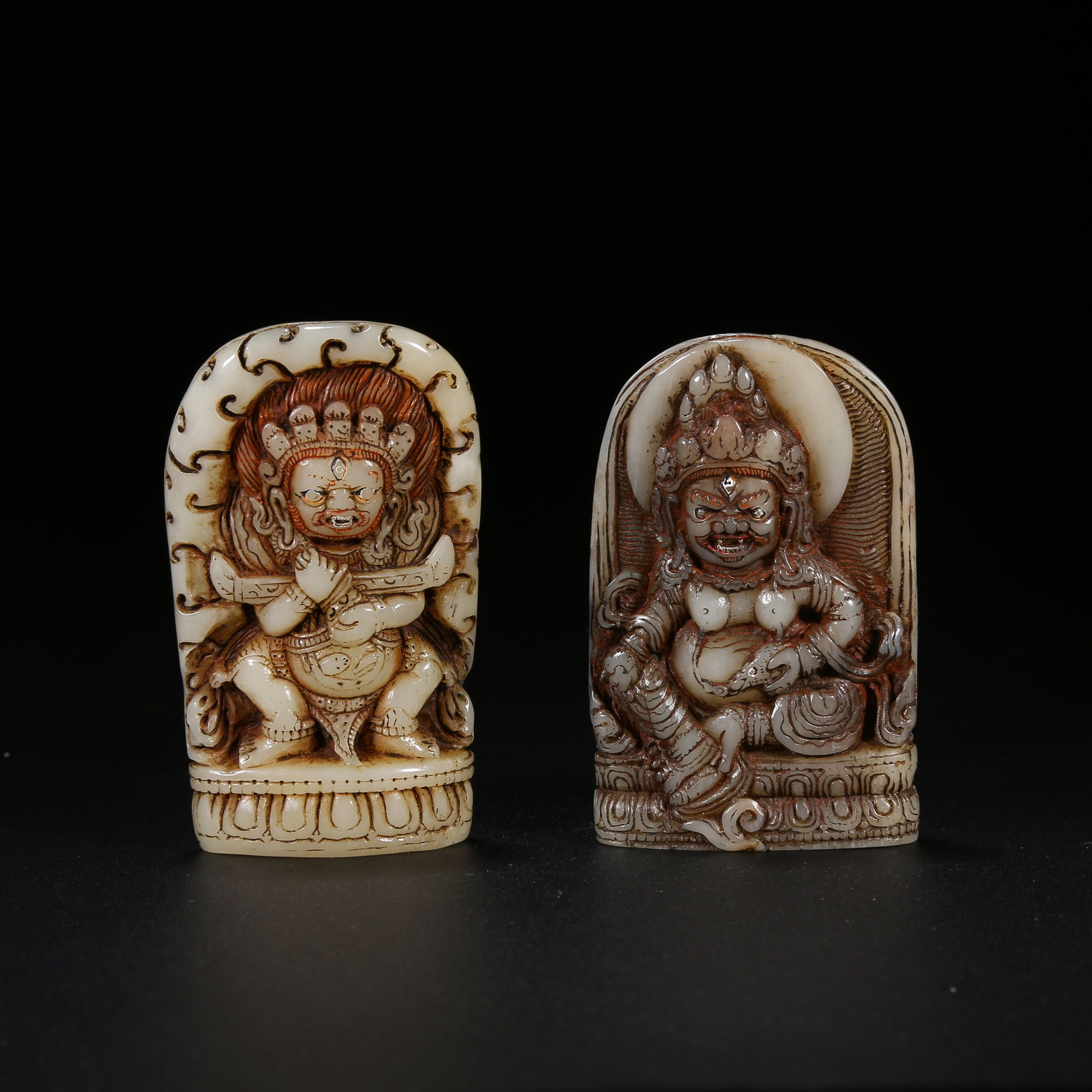 A SET OF BONE ROBE ORNAMENTS (1 of 8)