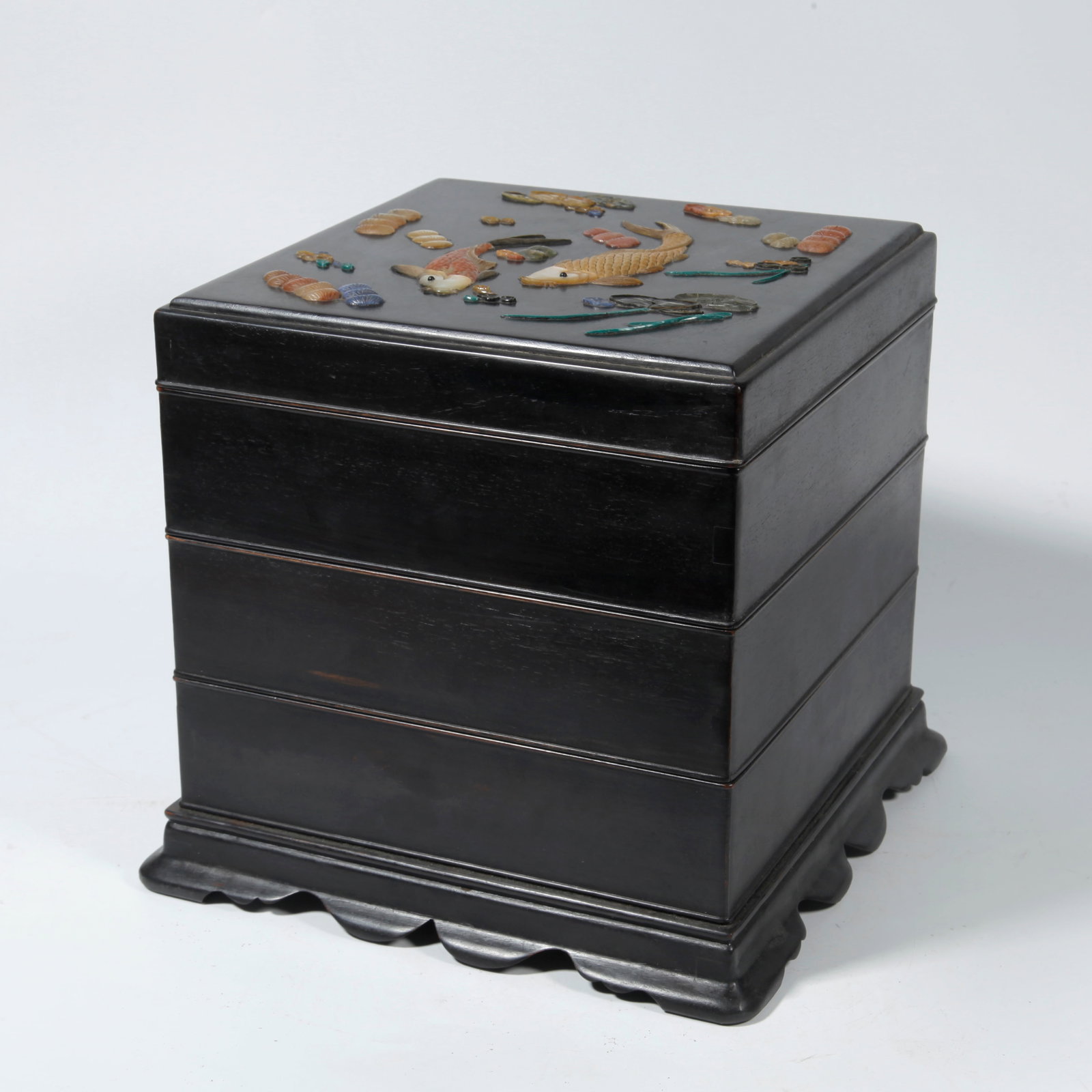 A ZITAN WOOD BOX WITH HUNDRED TREASURES INLAY (1 of 9)