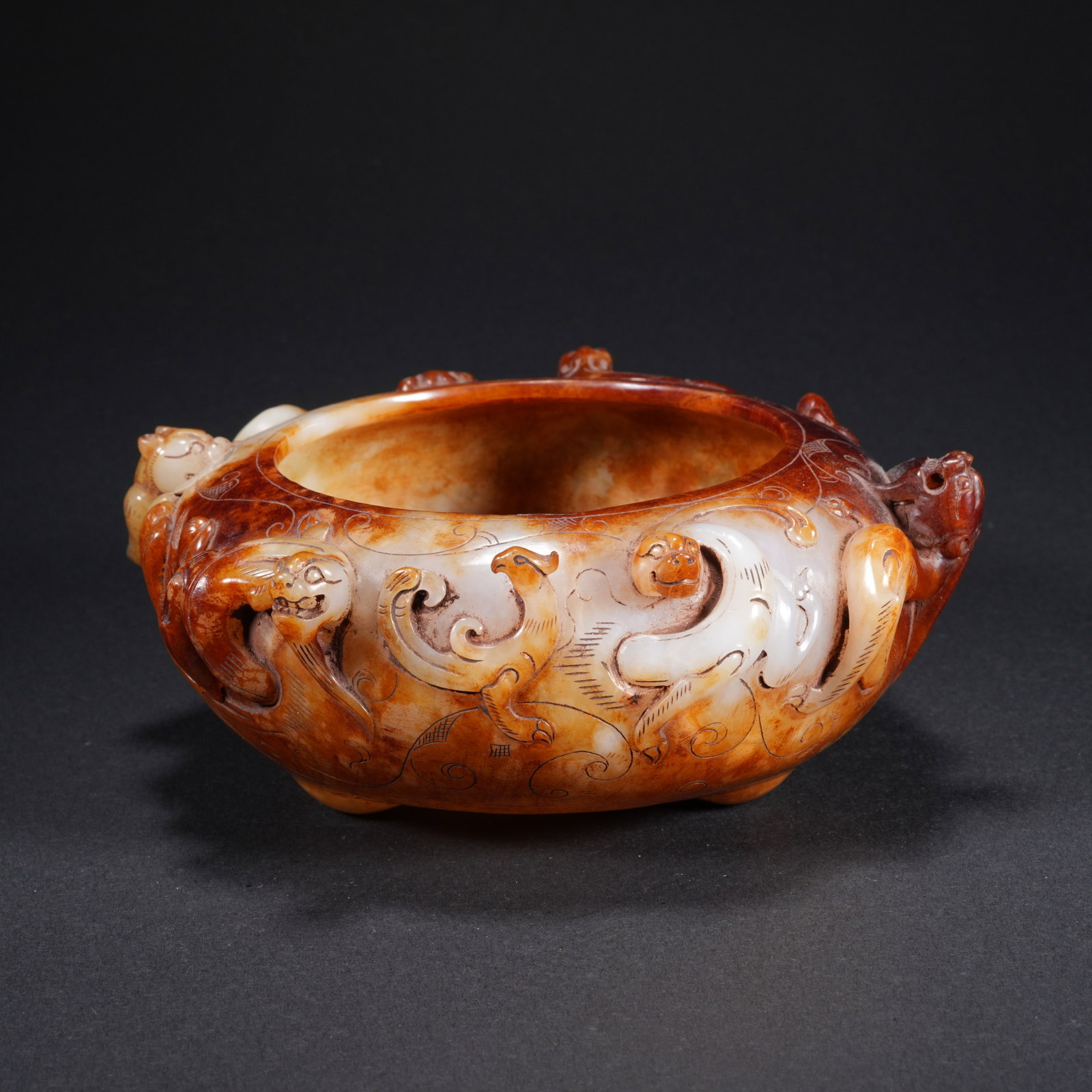 A HETIAN JADE CARVED CHI-DRAGON JAR (1 of 9)