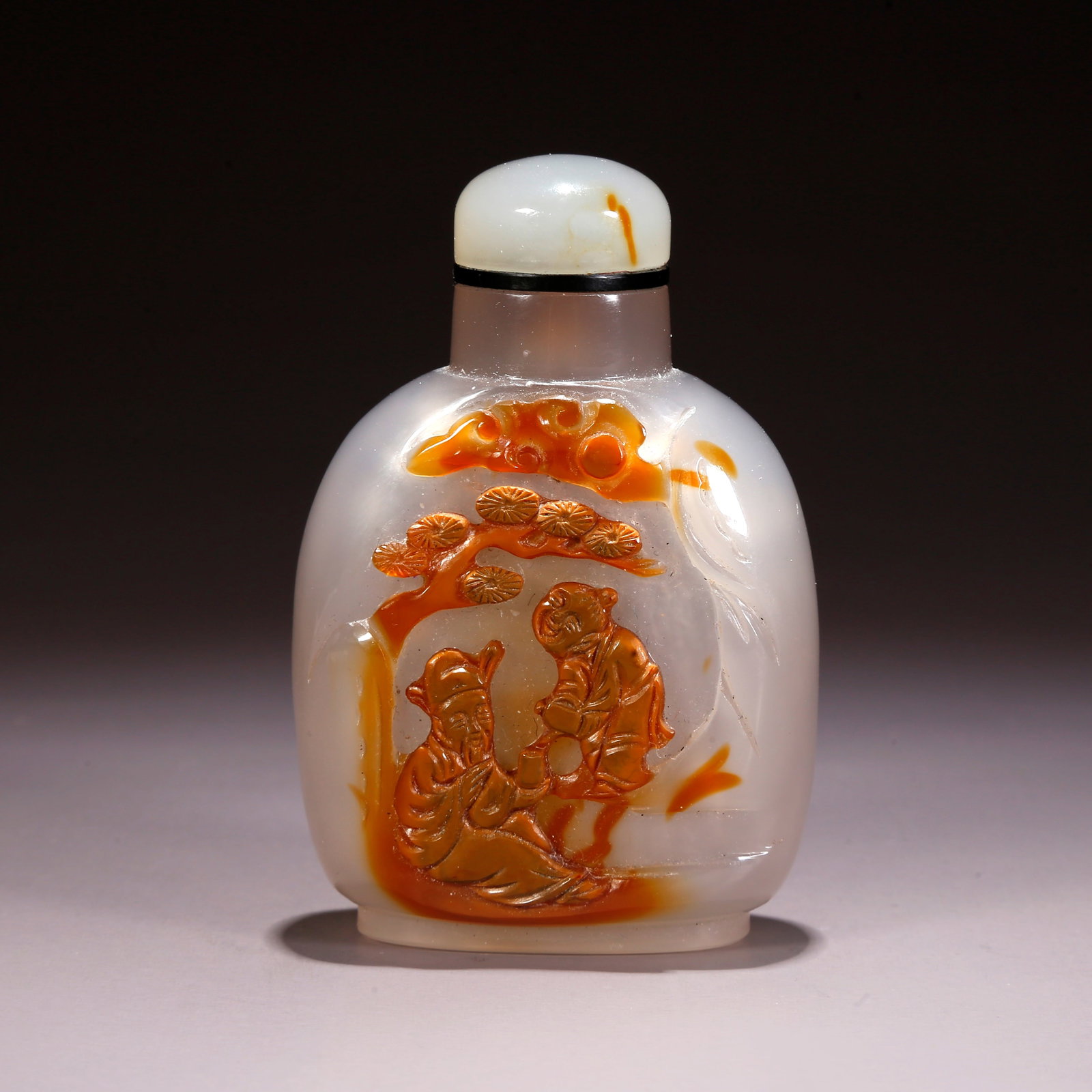 A AGATE CARVED SNUFF BOTTLE WITH FIGURAL MOTIF (1 of 9)