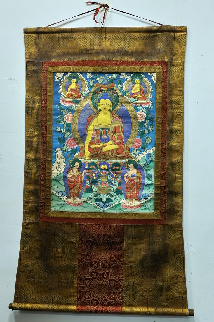 A THANGKA OF SHAKYAMUNI BUDDHA (1 of 9)