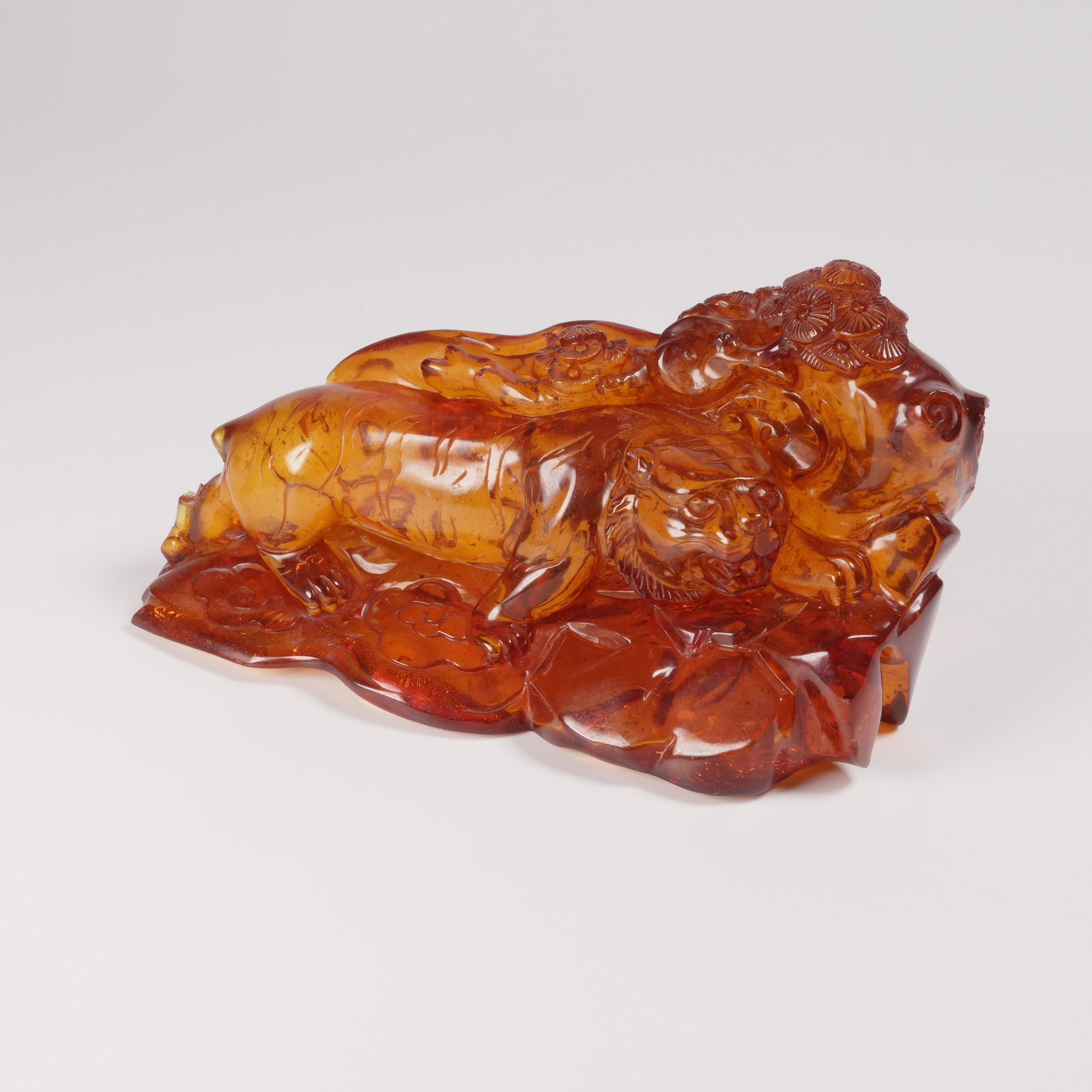 A HONEY-AMBER MOUNTAIN ORNAMENT WITH AUTUMN-MOUNTAIN SCENE (1 of 7)