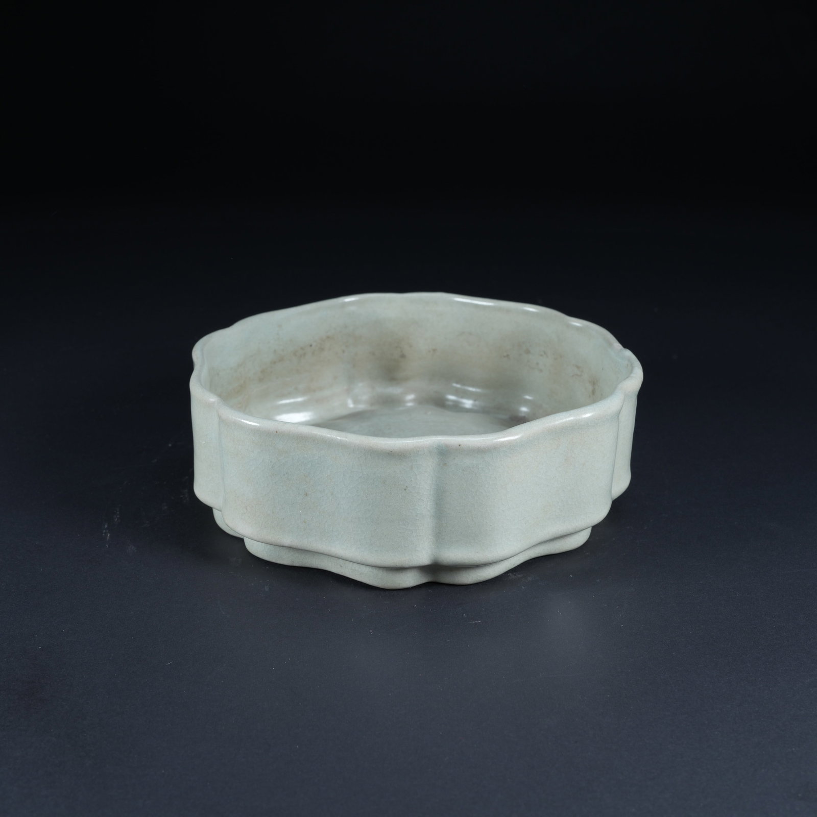A HUTIAN KILN FLORAL-RIM WASH BASIN (1 of 8)
