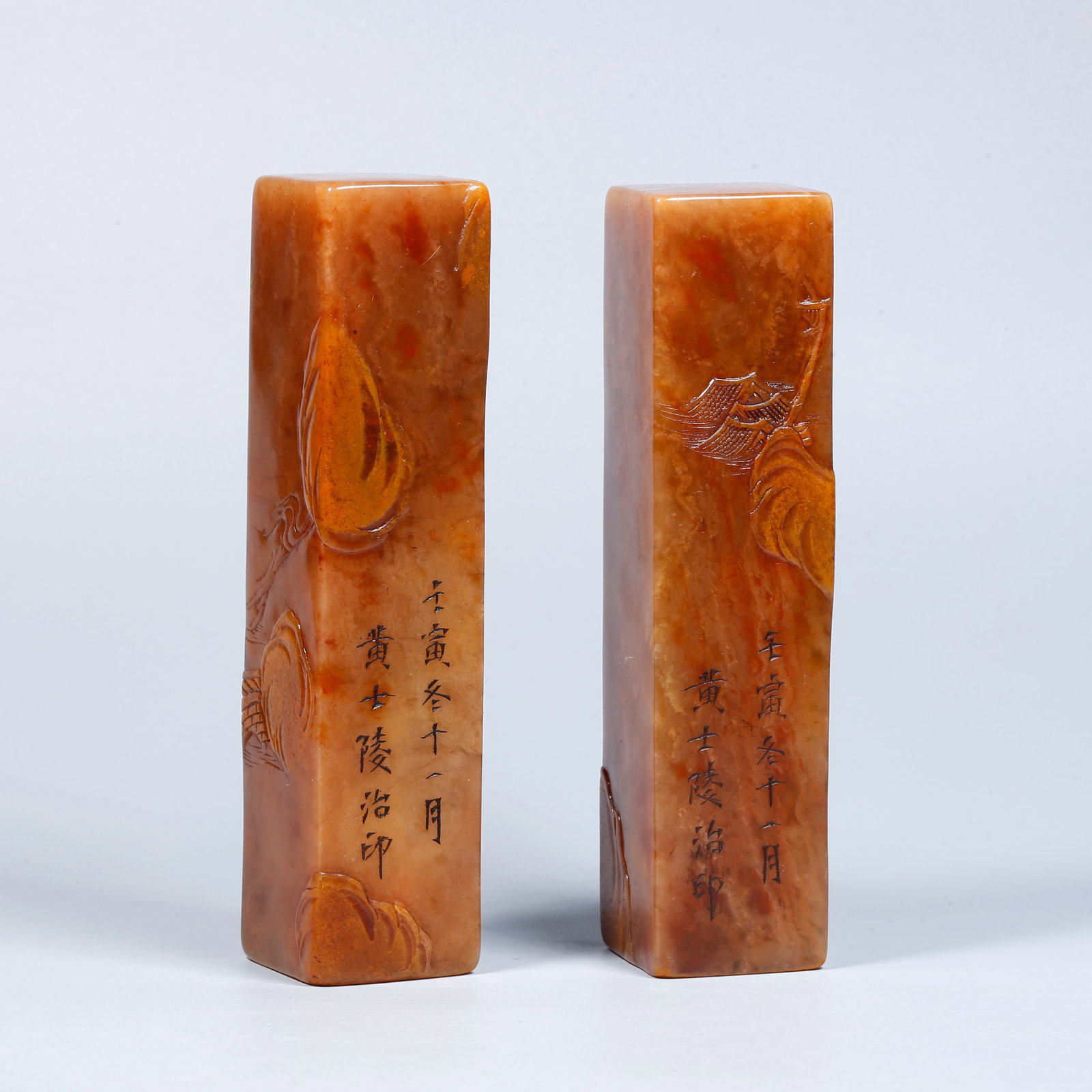 A PAIR OF SHOUSHAN TIANHUANG STONE CARVED SEALS WITH FLORAL DESIGN (1 of 9)