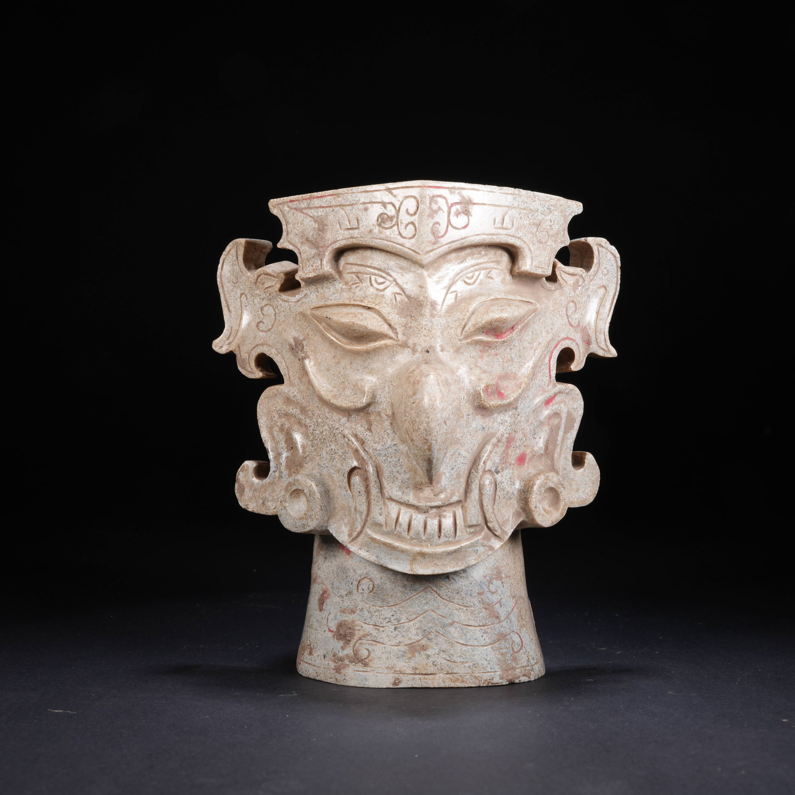 A ANCIENT JADE DIVINE HUMAN FACE FIGURINE (1 of 8)