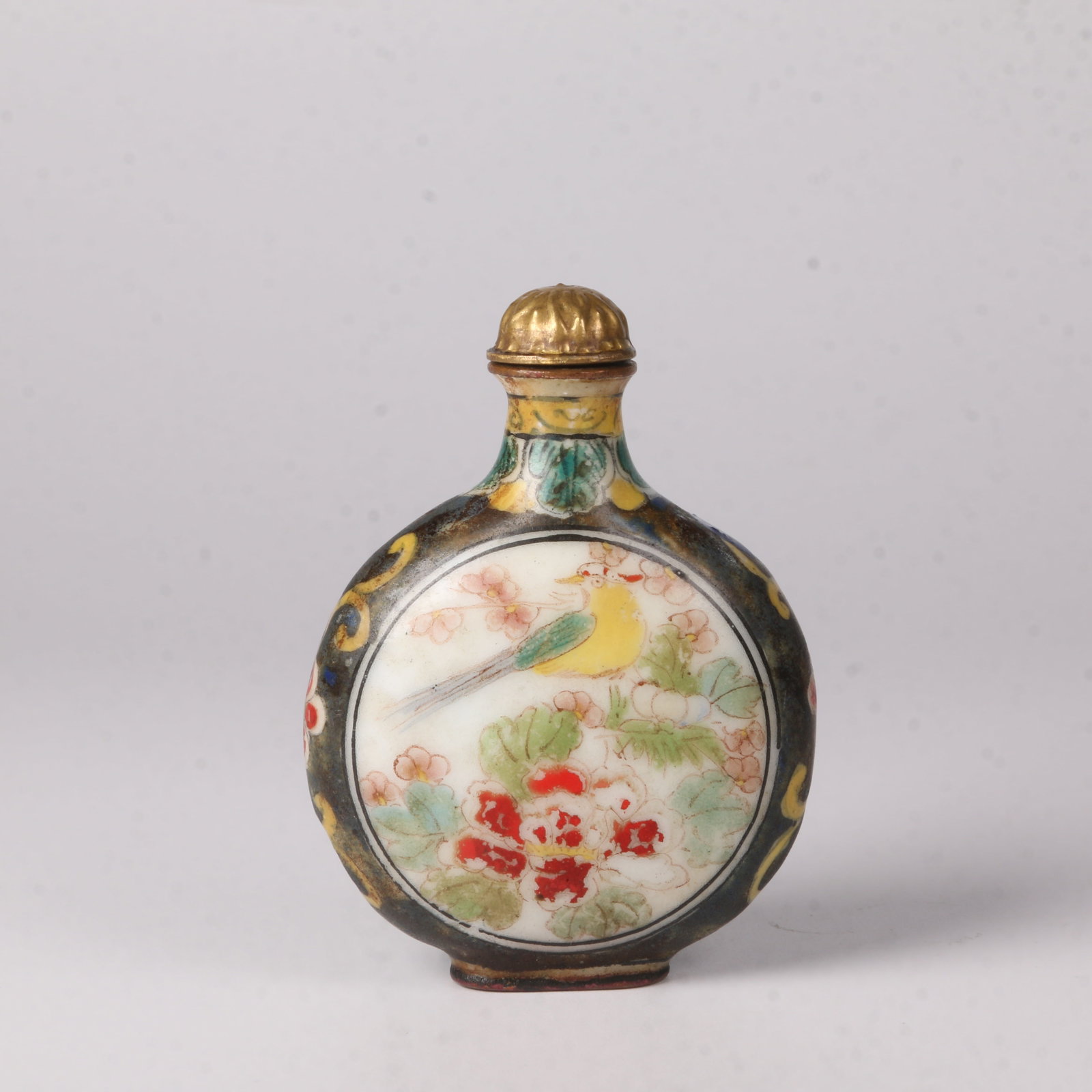 A FAMILLE ROSE FLORAL AND BIRD SNUFF BOTTLE (1 of 7)
