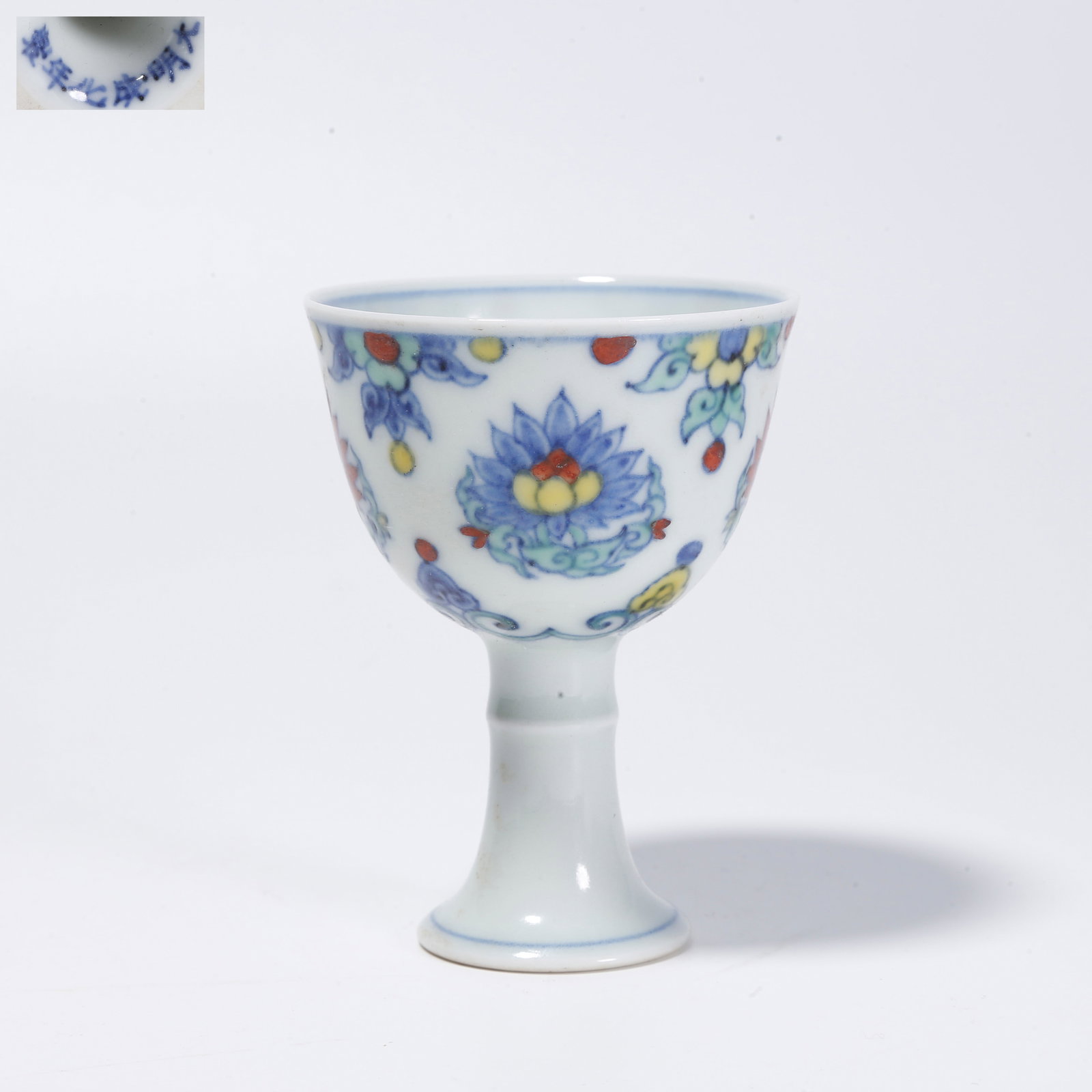 A DOUCAI STEM CUP WITH FLOWER AND PLANT PATTERN (1 of 10)