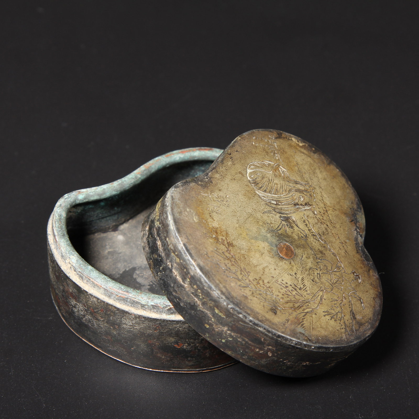 A BRONZE INK BOX WITH HERDING CATTLE MOTIF (1 of 10)