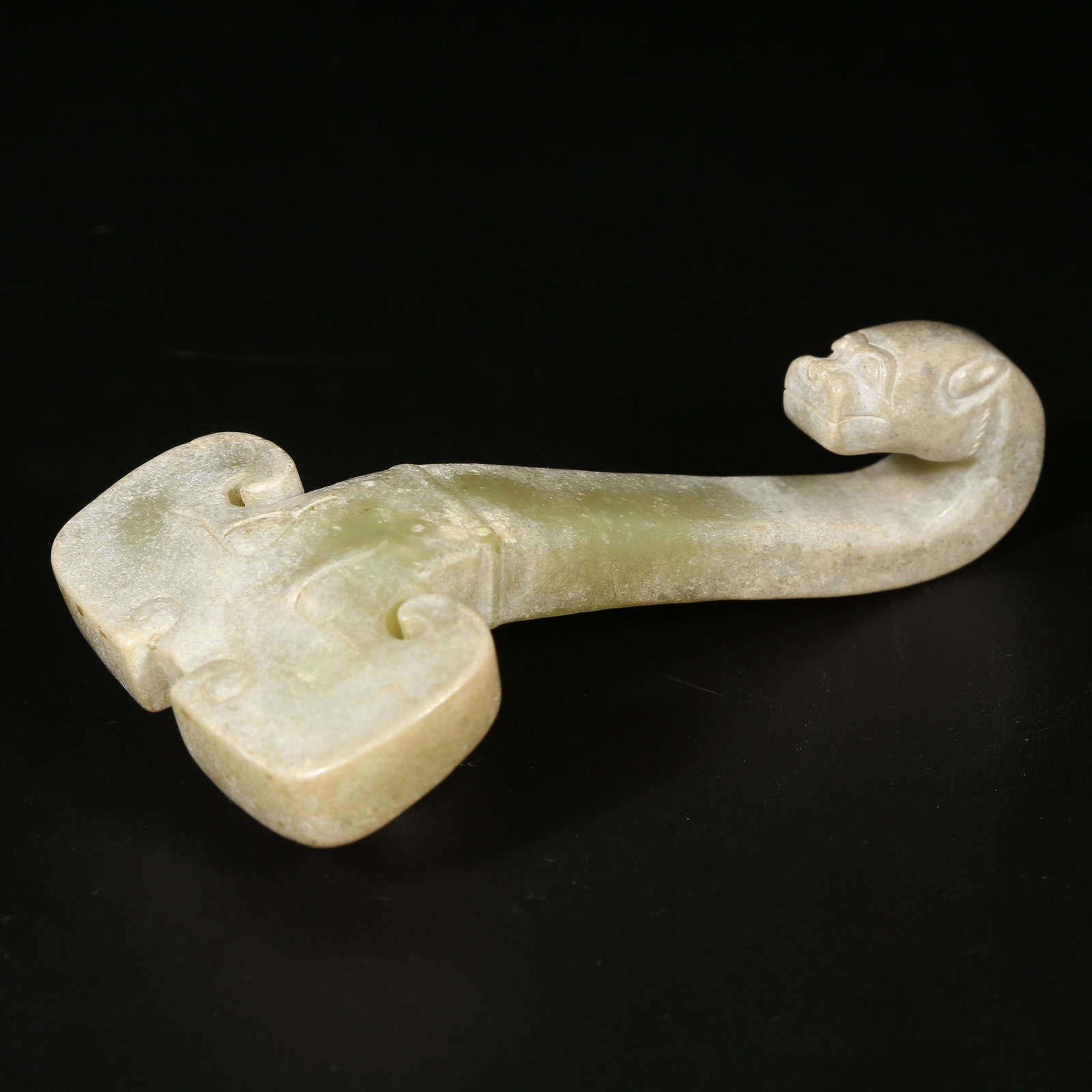 A ARCHAIC JADE BELT HOOK (1 of 8)