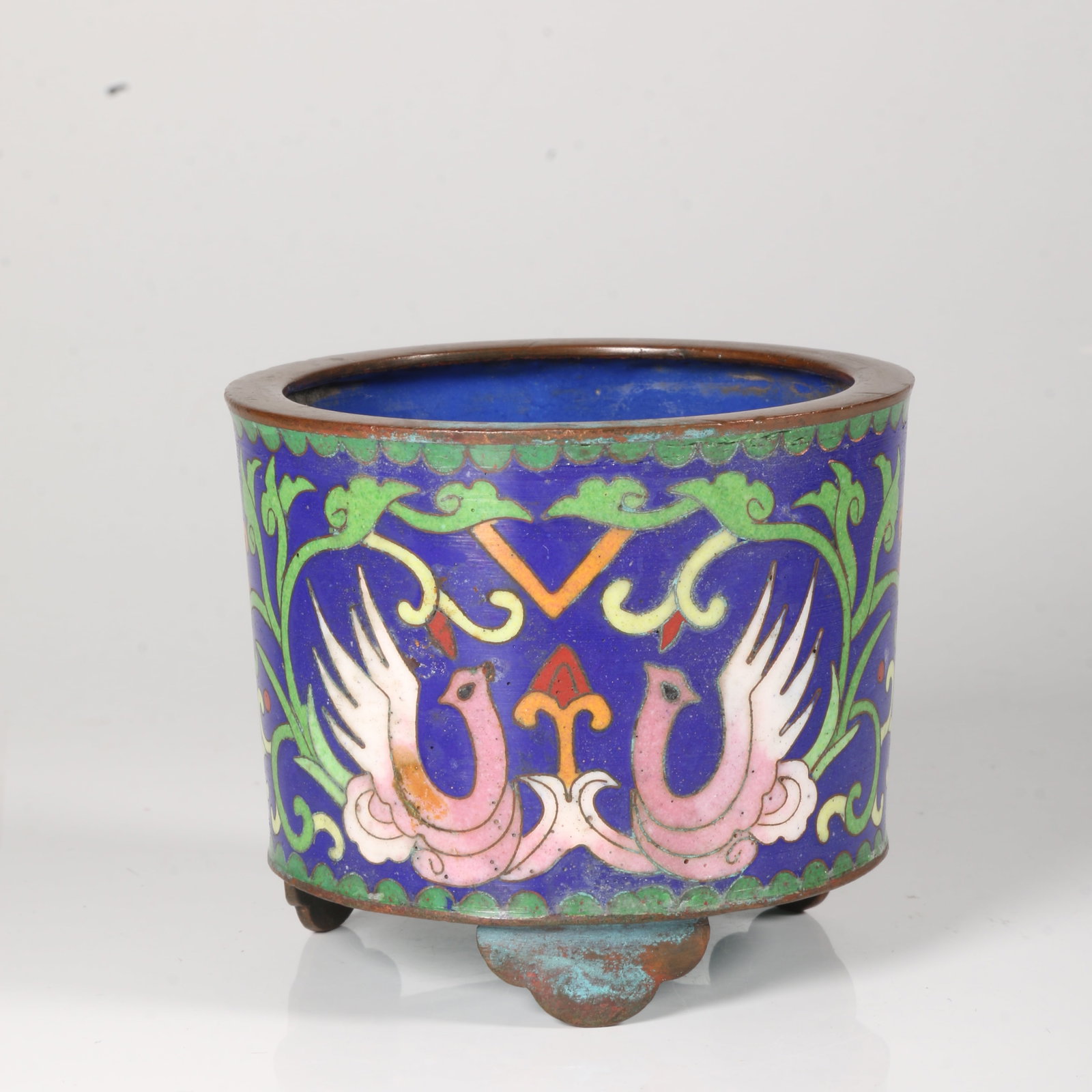 A CLOISONNÉ-ENAMEL BRONZE CENSER WITH FLOWER AND BIRD MOTIF: Cloisonné-Enamel Bronze Censer with Flower and Bird Motif