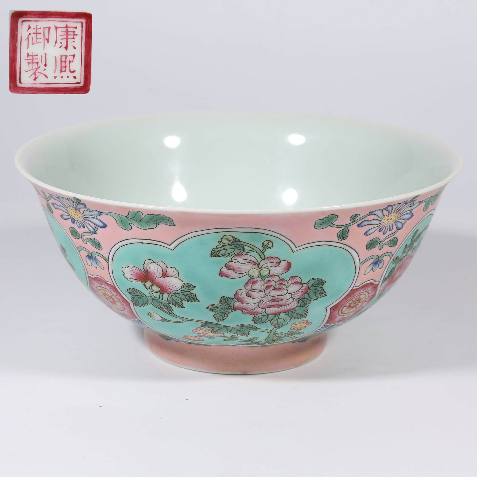 A ROUGE-RED GROUND OPENWORK ENAMEL-DECORATED BOWL WITH FLORAL MOTIF (1 of 9)
