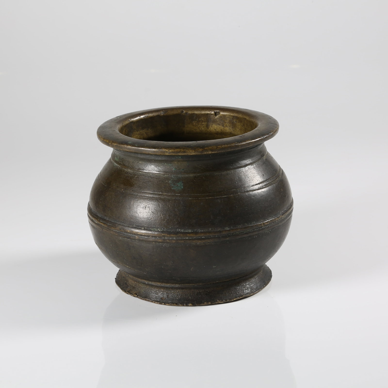 A BRONZE XIAN-PATTERNED CENSER (1 of 9)