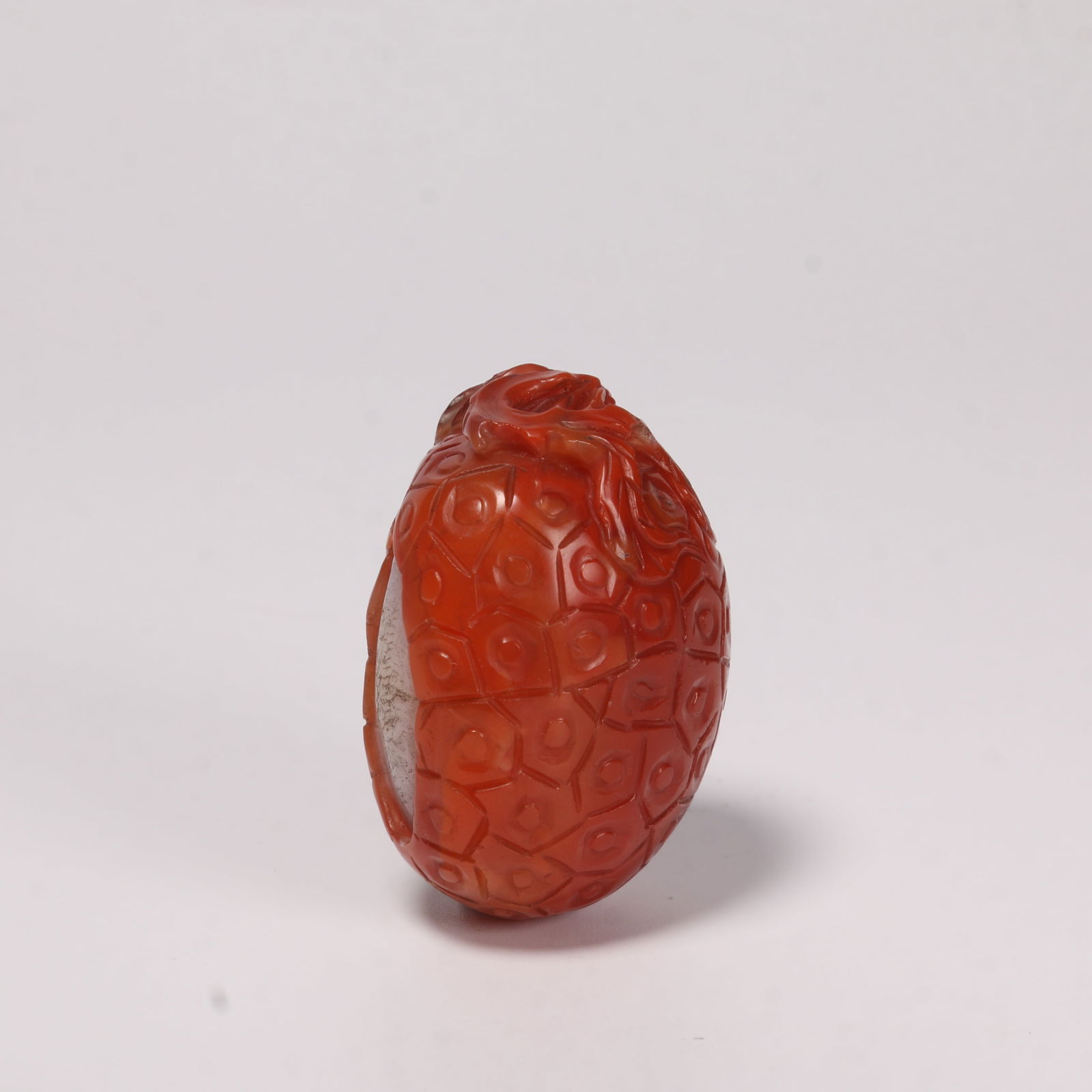 A AGATE LYCHEE-SHAPED ORNAMENT (1 of 6)