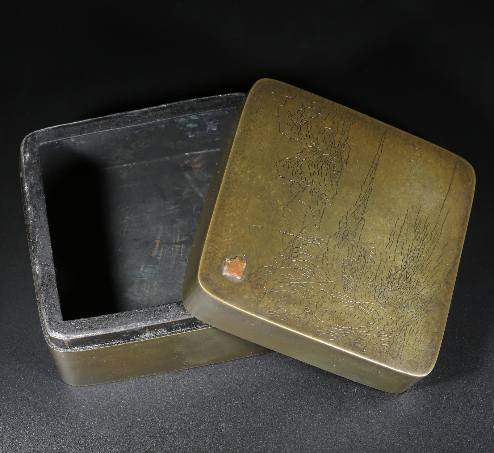 A BRONZE INK BOX WITH LANDSCAPE DESIGN (1 of 9)