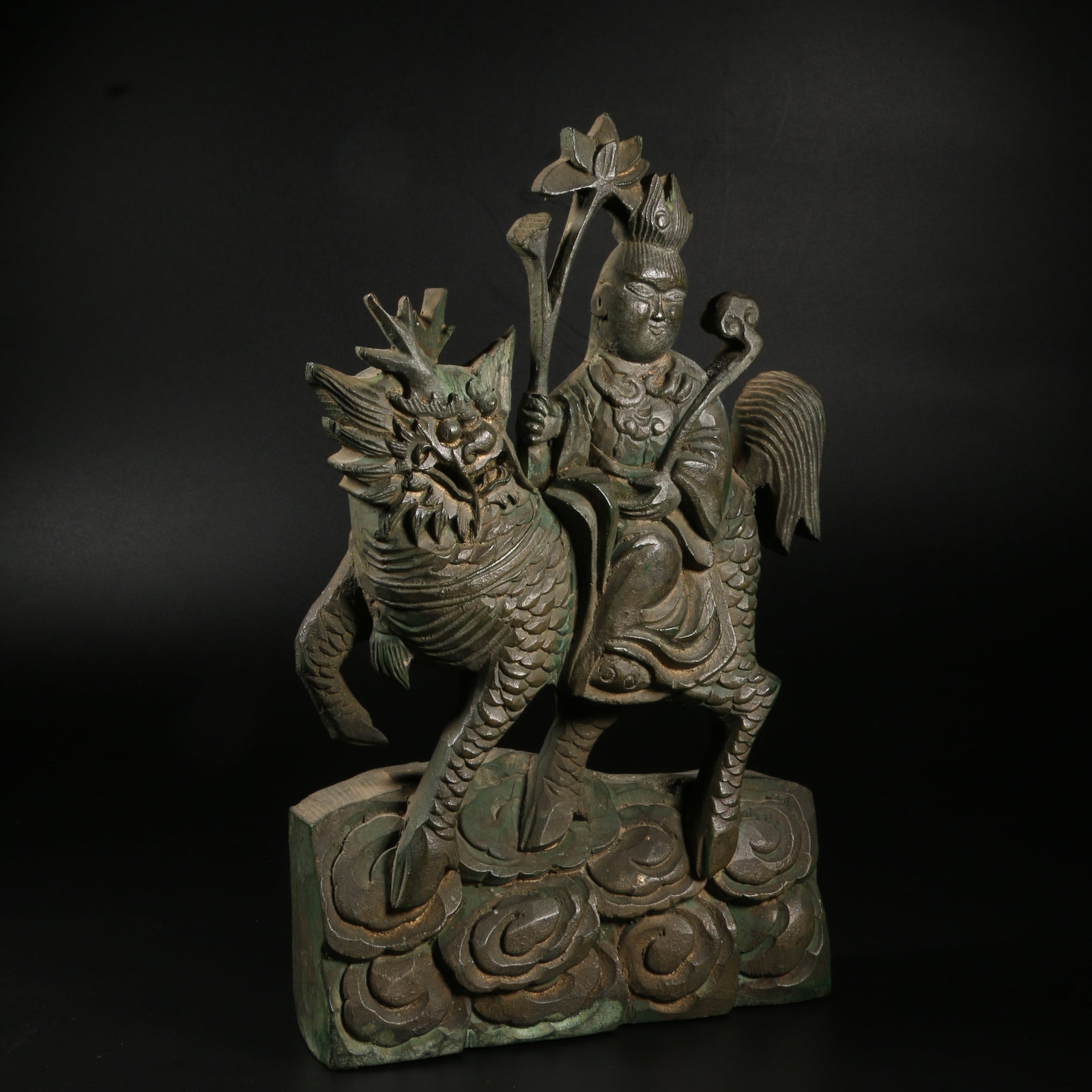 A WOOD CARVING OF QILIN FIGURINE (1 of 10)