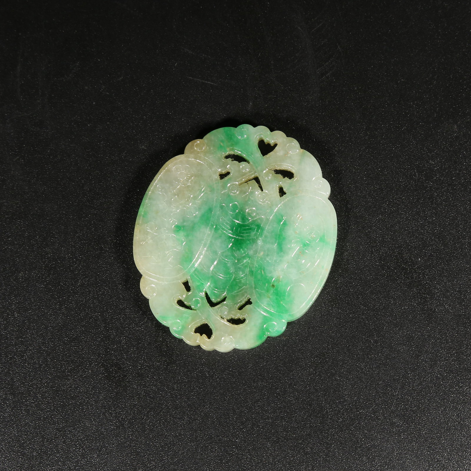 A JADEITE BUTTERFLY PENDANT (1 of 8)