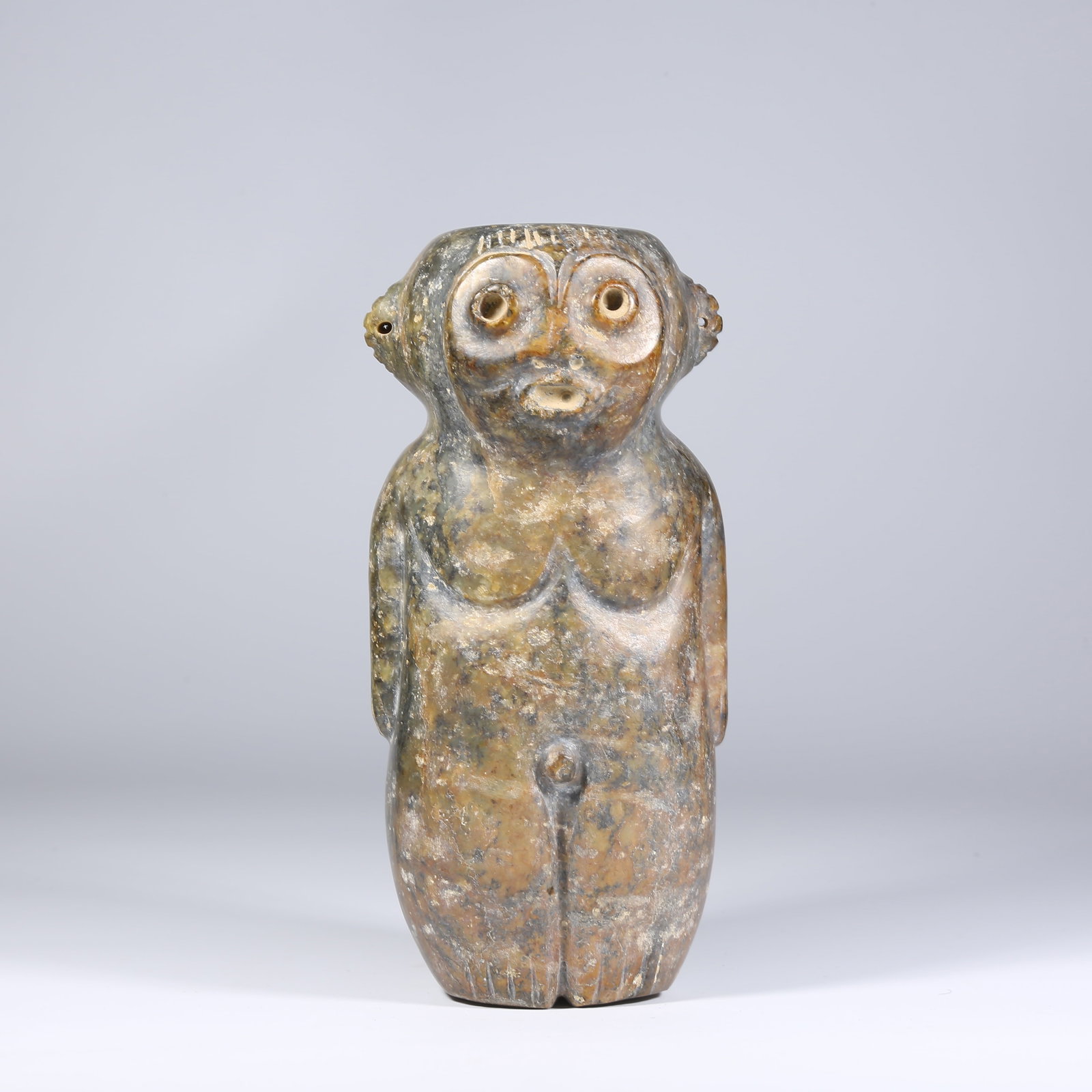 A ANCIENT JADE HUMAN FIGURINE (1 of 9)