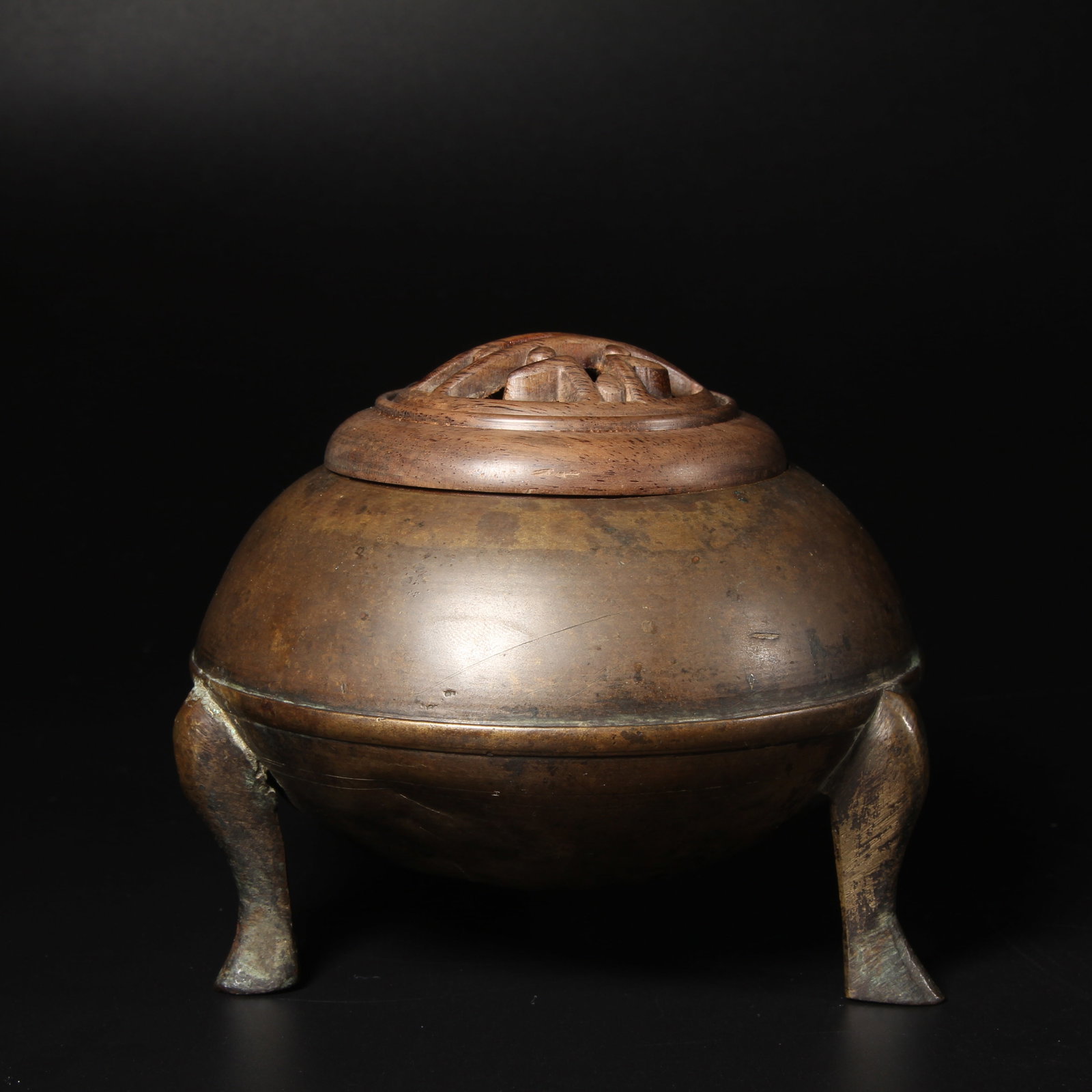 A BRONZE TRIPOD CENSER (1 of 9)