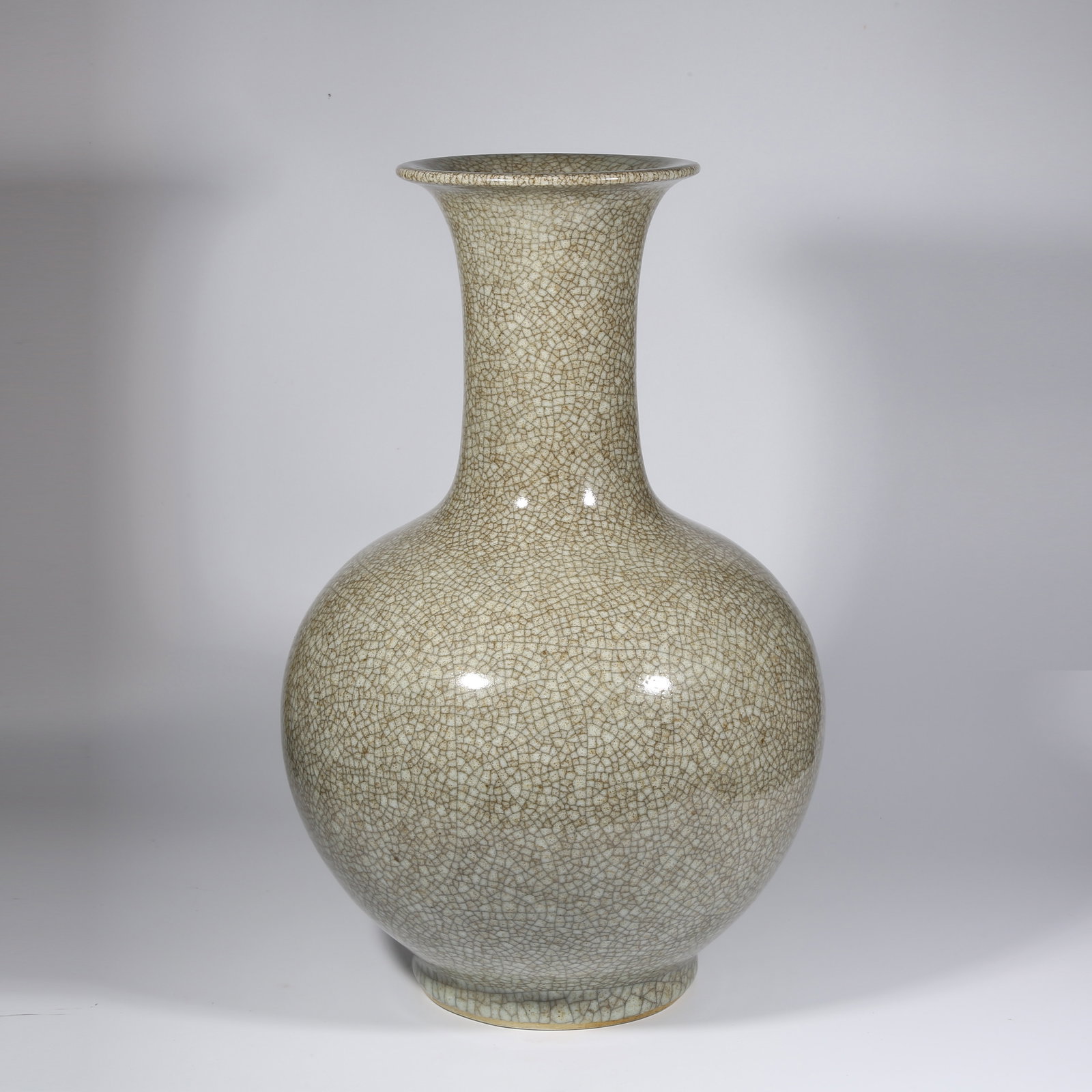 A GE KILN APPRECIATION VASE (1 of 9)