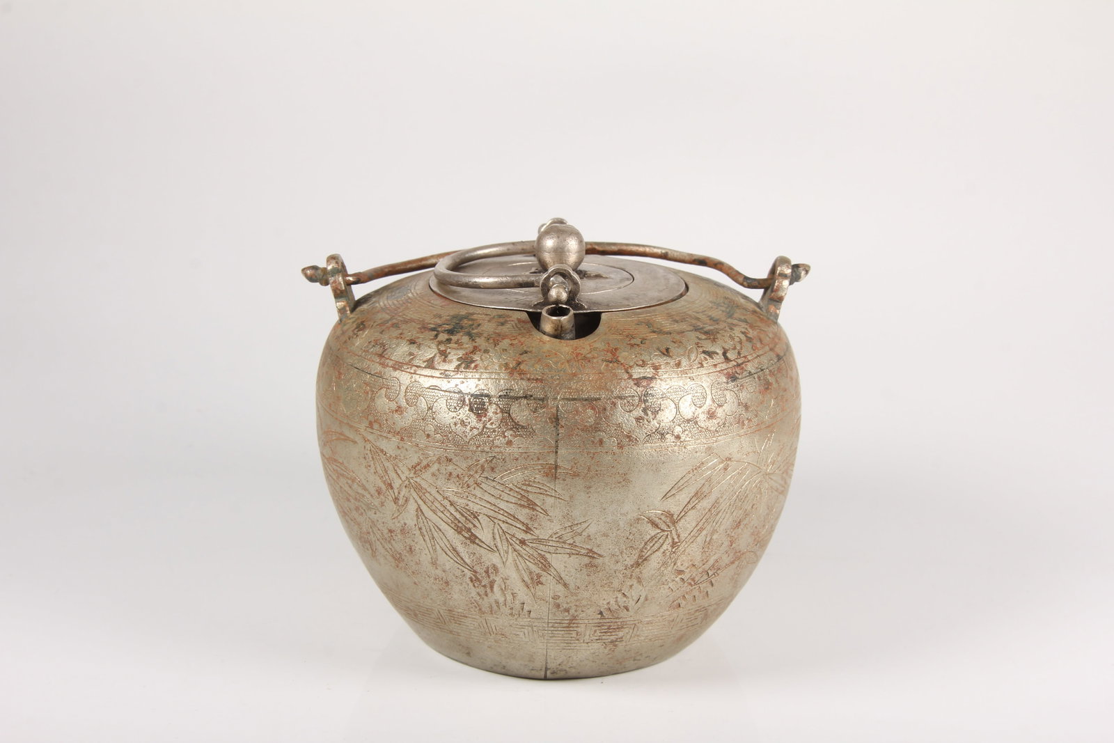 A SILVER BAMBOO-PATTERNED WINE WARMER - 2
