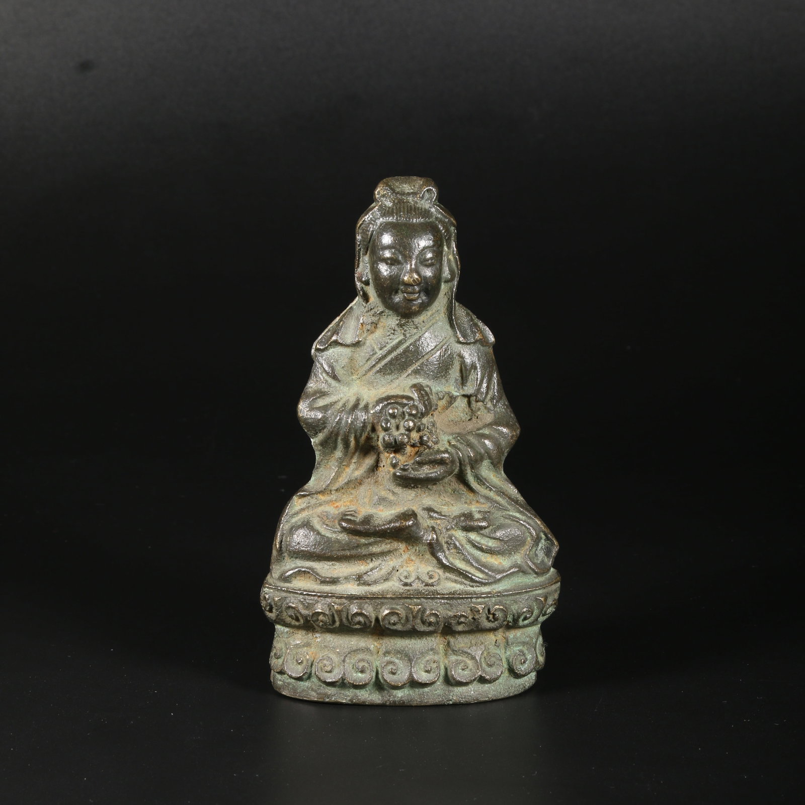 A BRONZE GUANYIN STATUE (1 of 8)