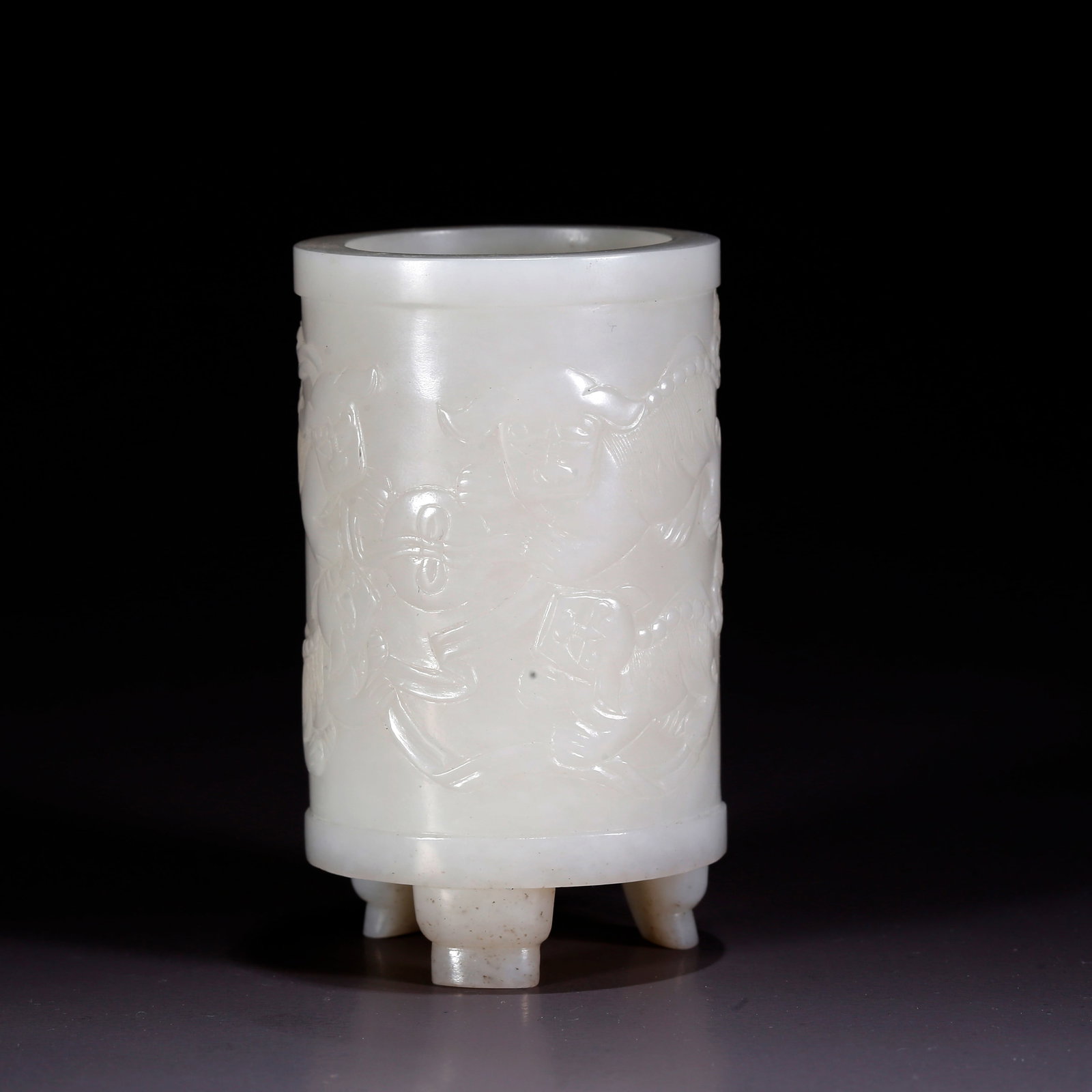 A HETIAN JADE LION ROLLING EMBROIDERED BALL BRUSH HOLDER (1 of 10)