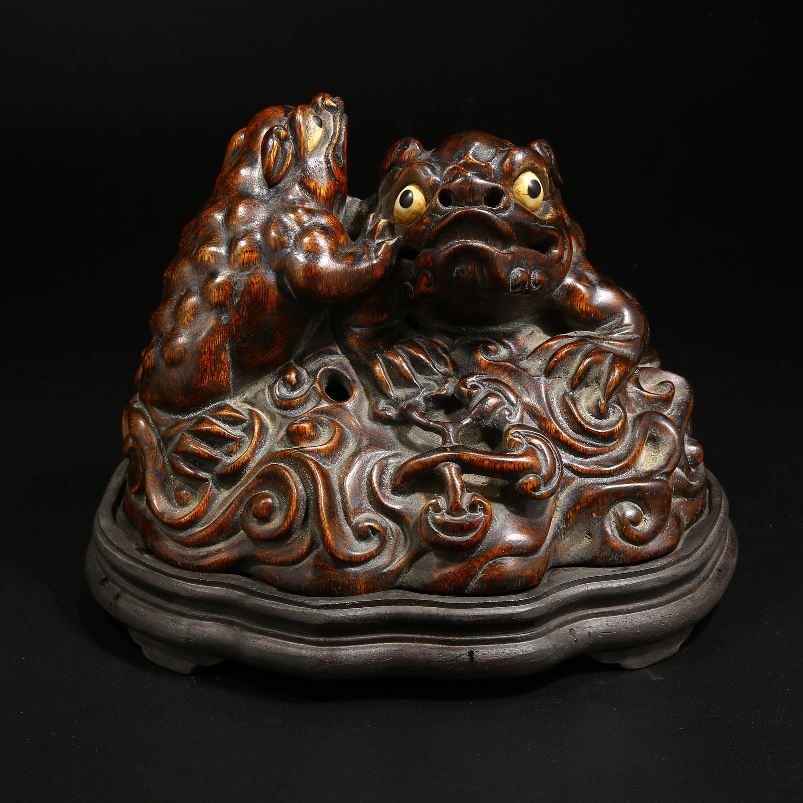 A AGARWOOD GOLDEN TOAD INCENSE BURNER (1 of 8)