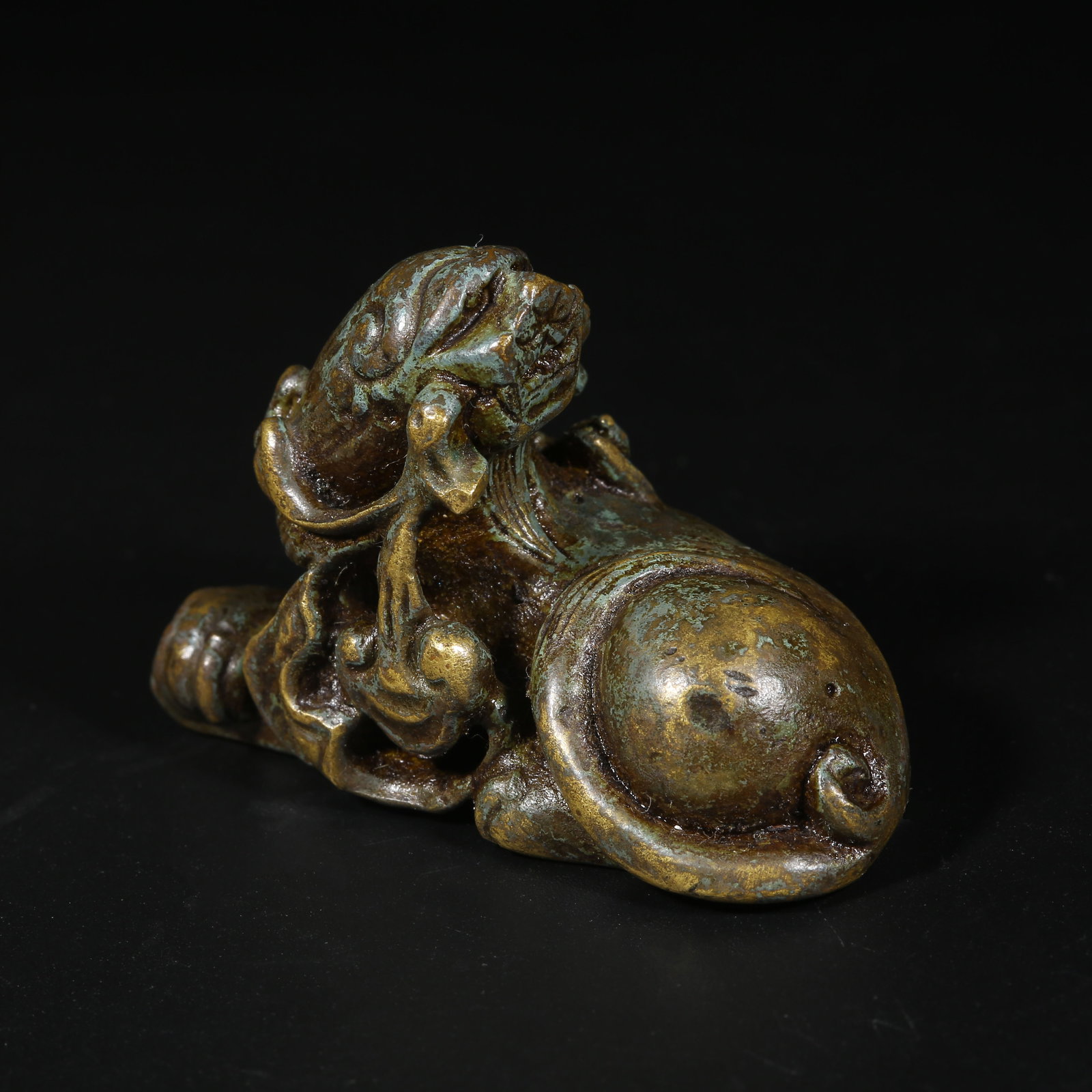 A BRONZE PAPERWEIGHT WITH AUSPICIOUS BEAST (1 of 8)