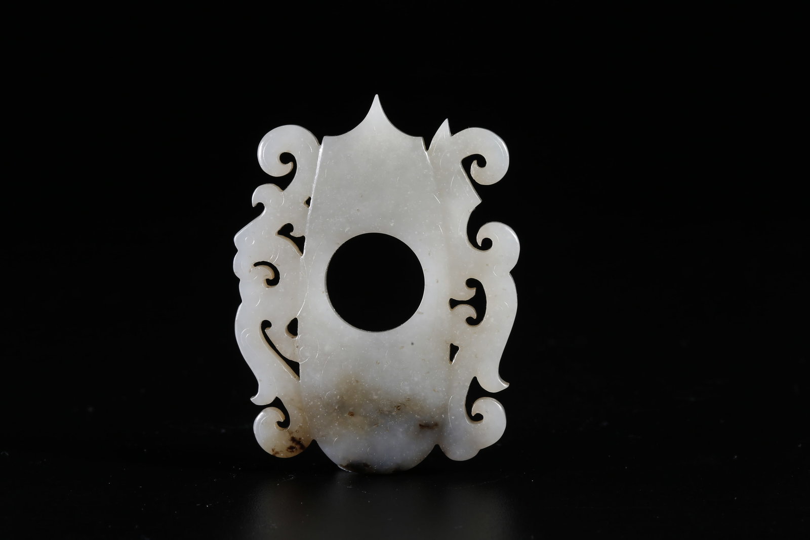 A HETIAN JADE CHICKEN-HEART PENDANT WITH DRAGON AND PHOENIX DECORATION (1 of 10)