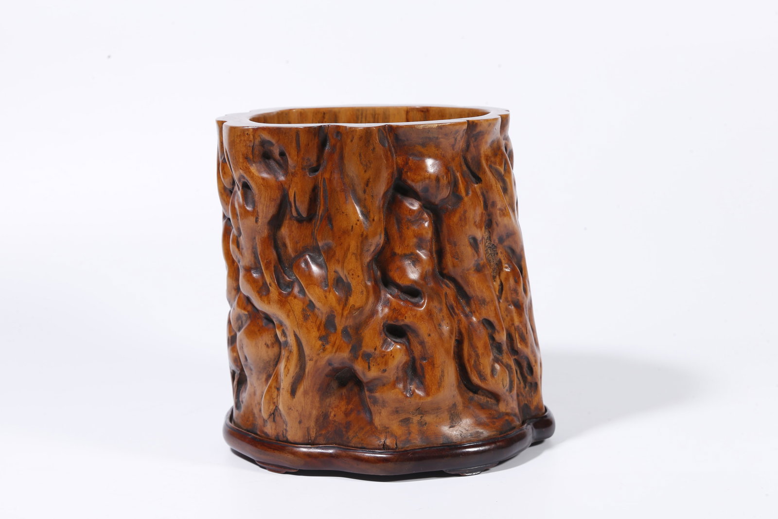 A BOXWOOD CARVED BRUSH POT (1 of 10)