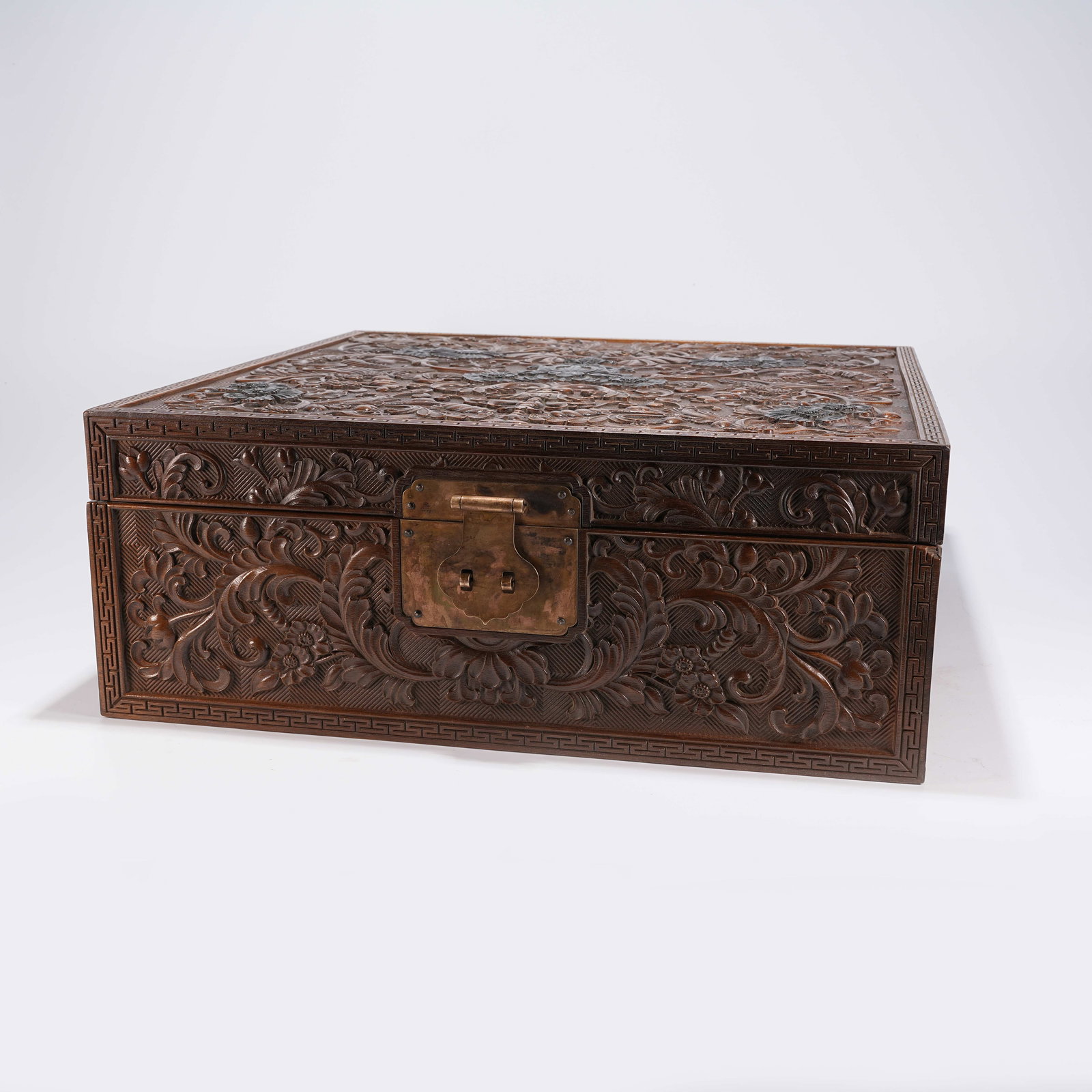 A HUANGHUALI SQUARE MULTI-COMPARTMENT COVERED BOX INLAID WITH ZITAN AND FLORAL MEDALLIONS (1 of 10)