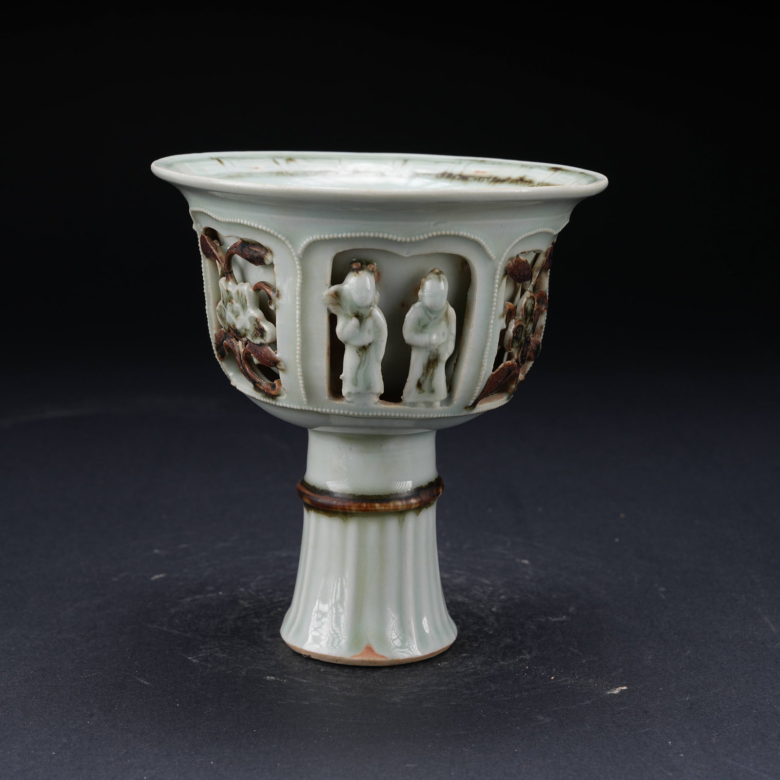 A UNDERGLAZE RED CARVED TALL FOOTED CUP WITH FIGURES AND STORY MOTIF (1 of 9)